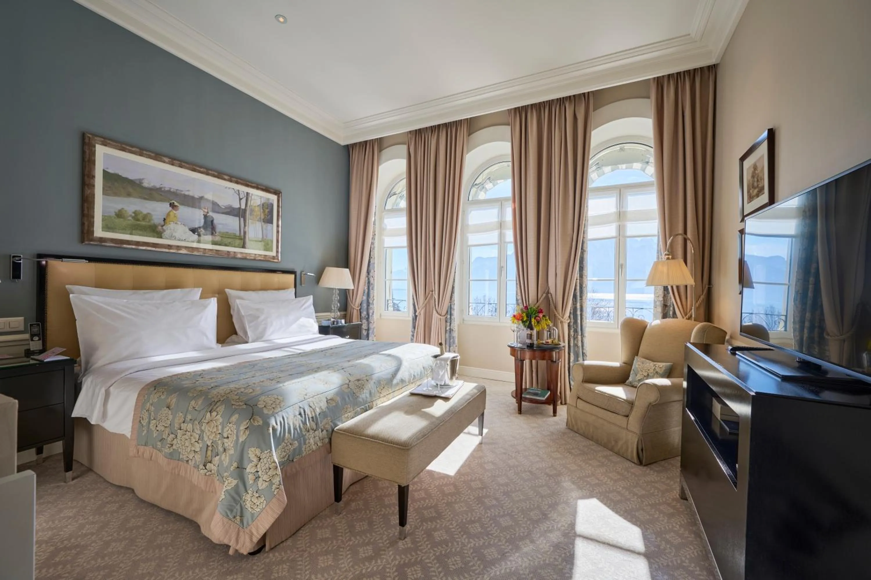 Bedroom, Bed in Grand Hotel du Lac - Relais & Châteaux