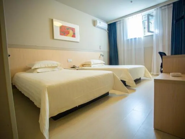 Bed in Jinjiang Inn Huludao Longgang Haibin Branch