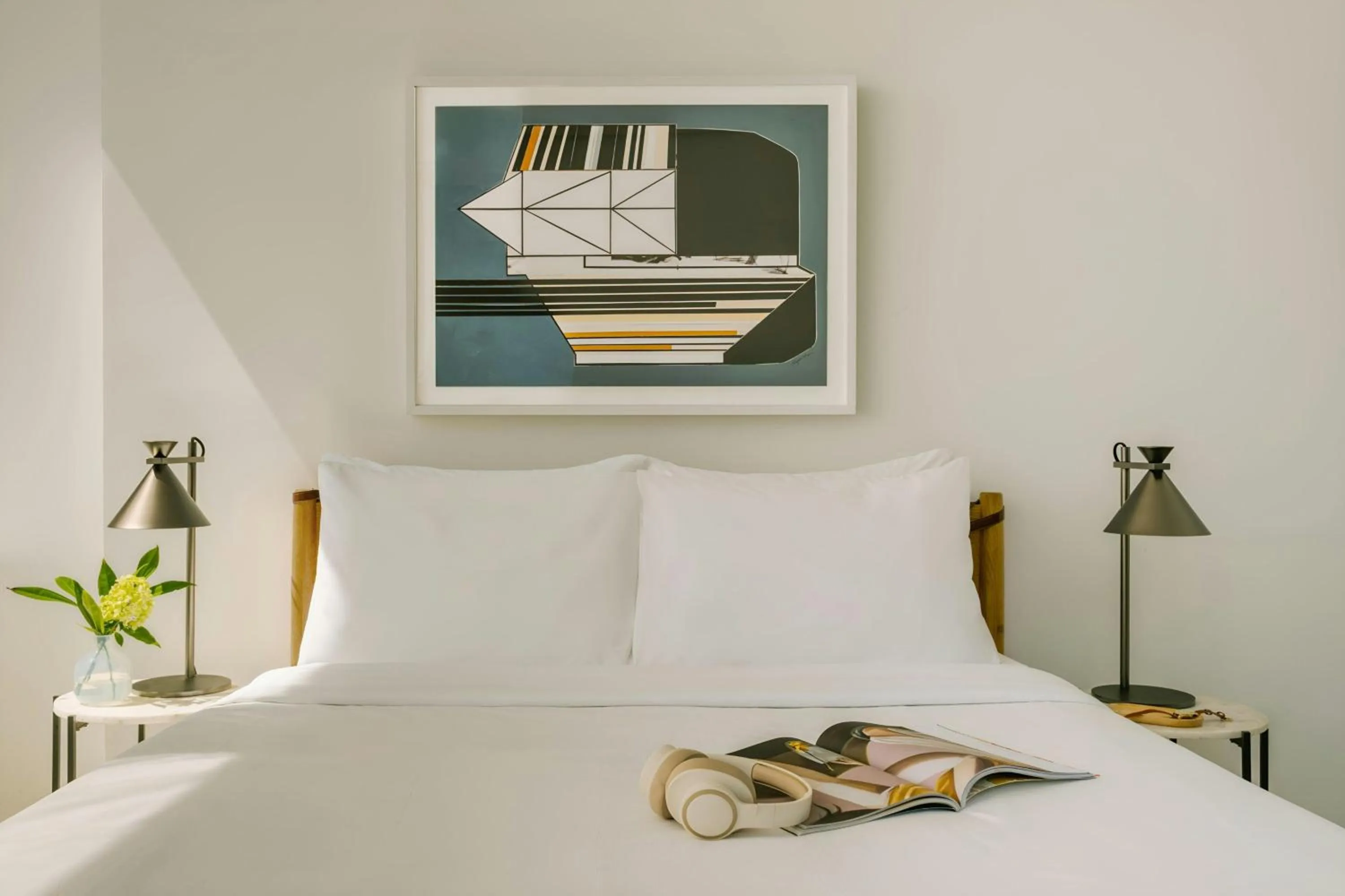 Bedroom, Bed in Sonder by Marriott Bonvoy Battery Park Apartments Financial District