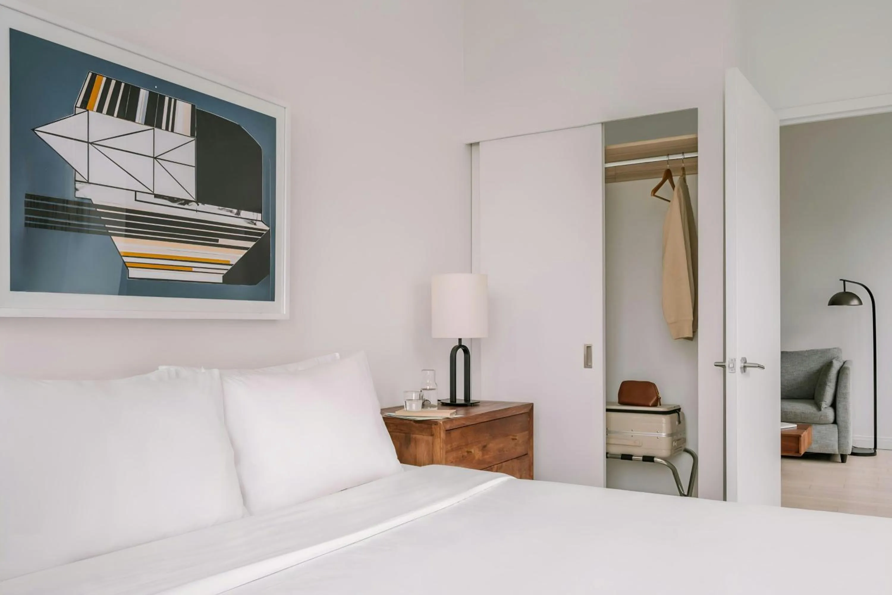 Bedroom, Bed in Sonder by Marriott Bonvoy Battery Park Apartments Financial District