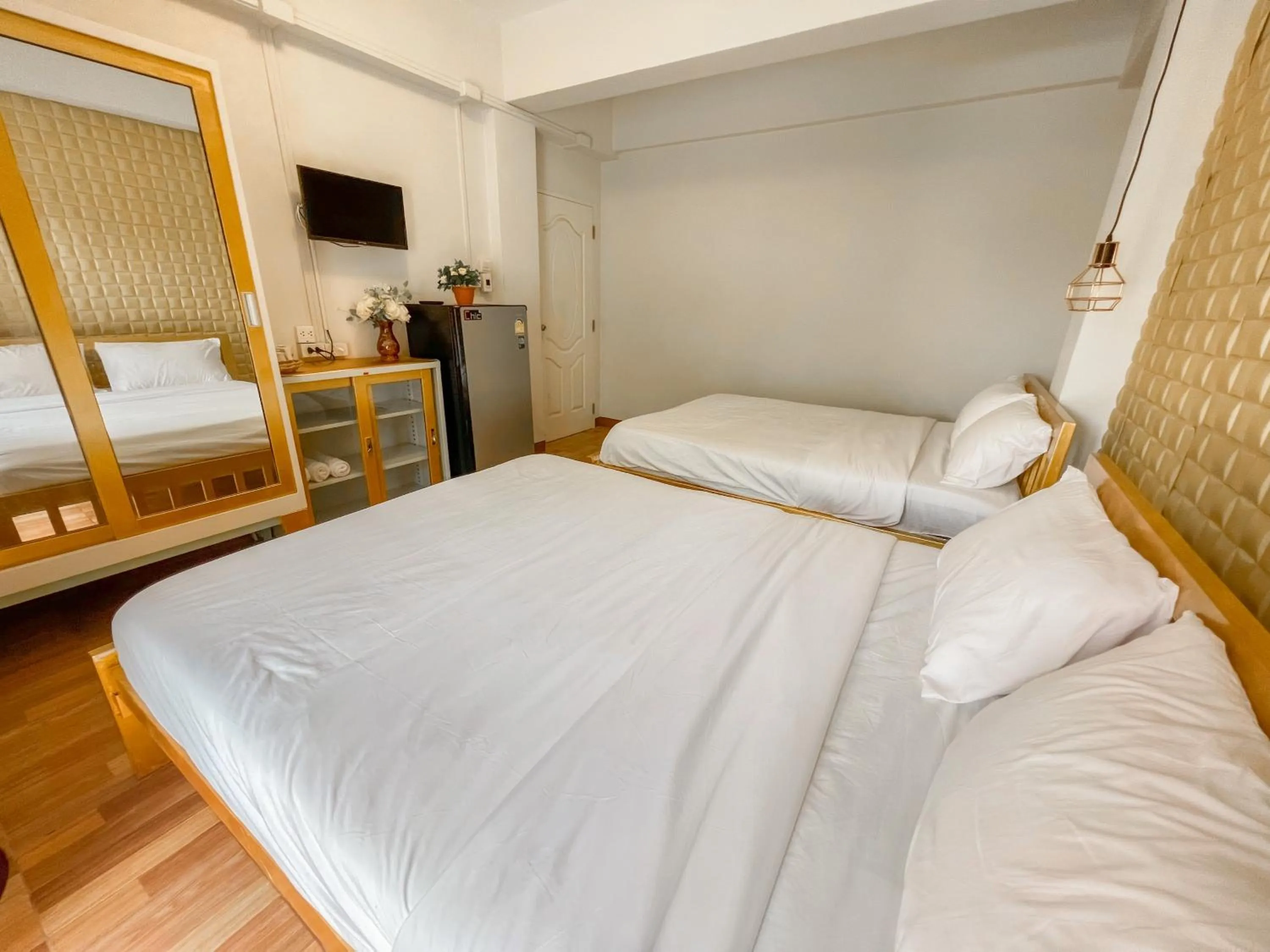 Bedroom, Bed in Pranot Apartment & Spa