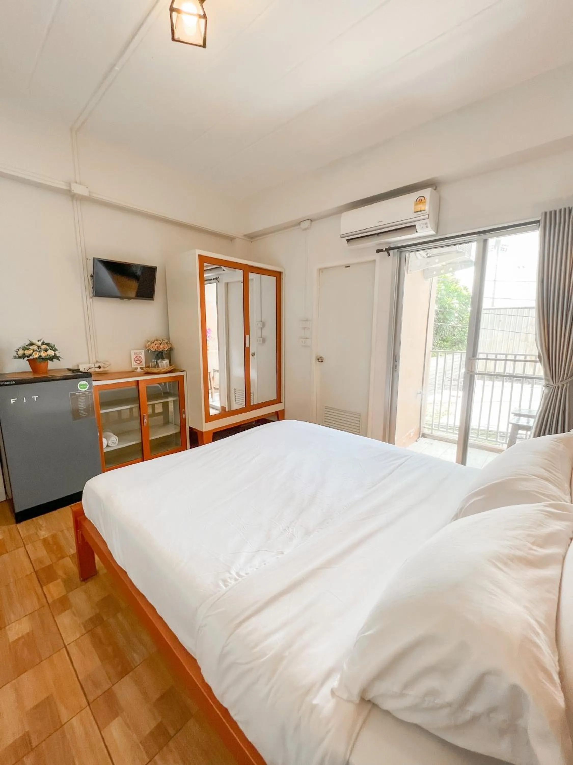 Bedroom, Bed in Pranot Apartment & Spa