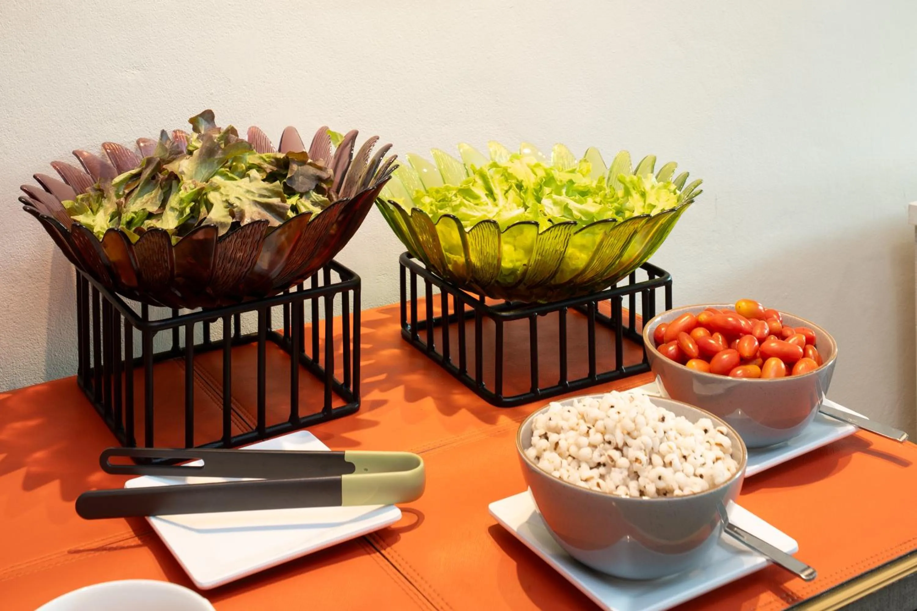 Food and drinks in Amanah Bangkok Hotel