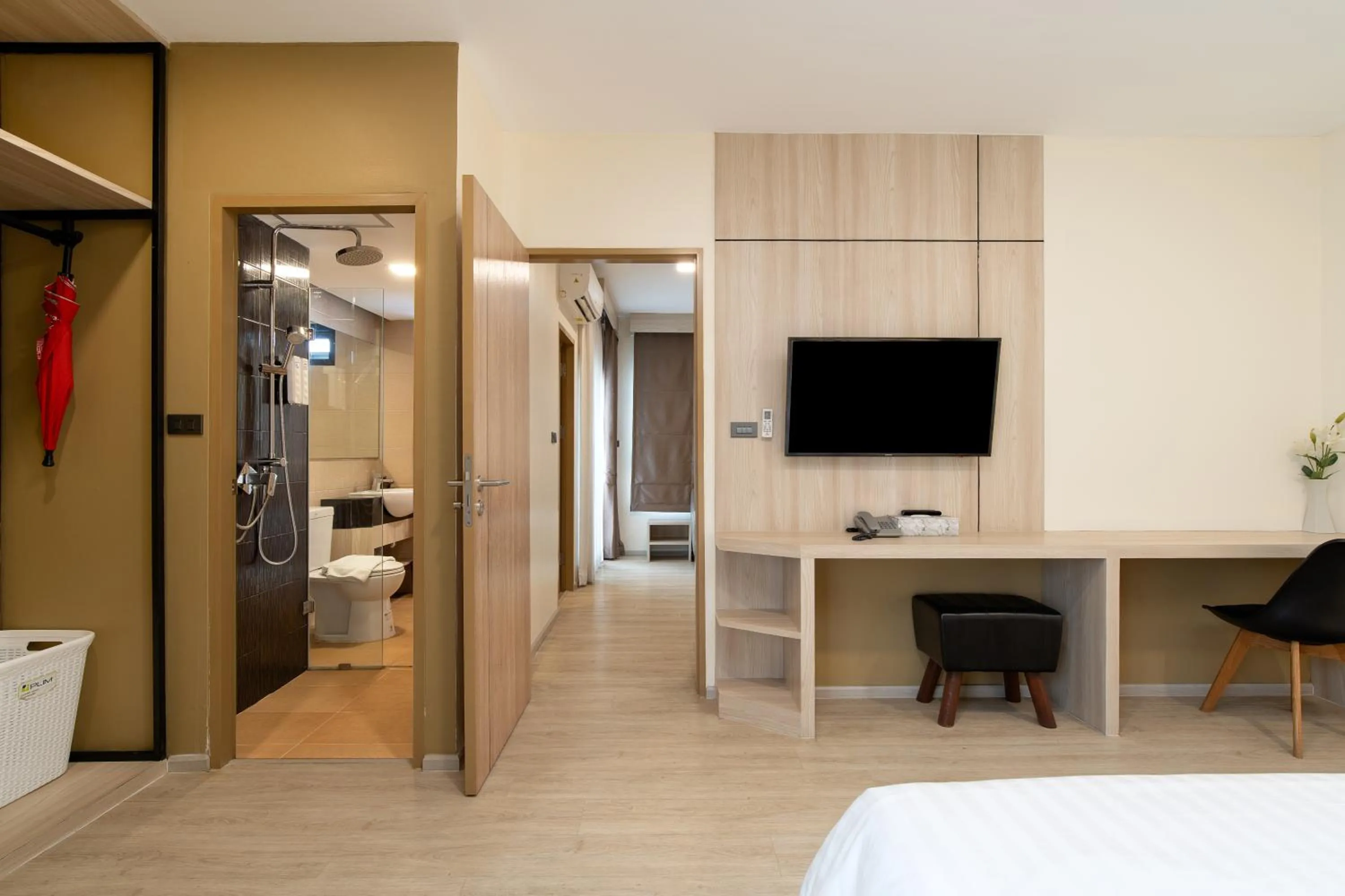 Bathroom, Bed in Amanah Bangkok Hotel