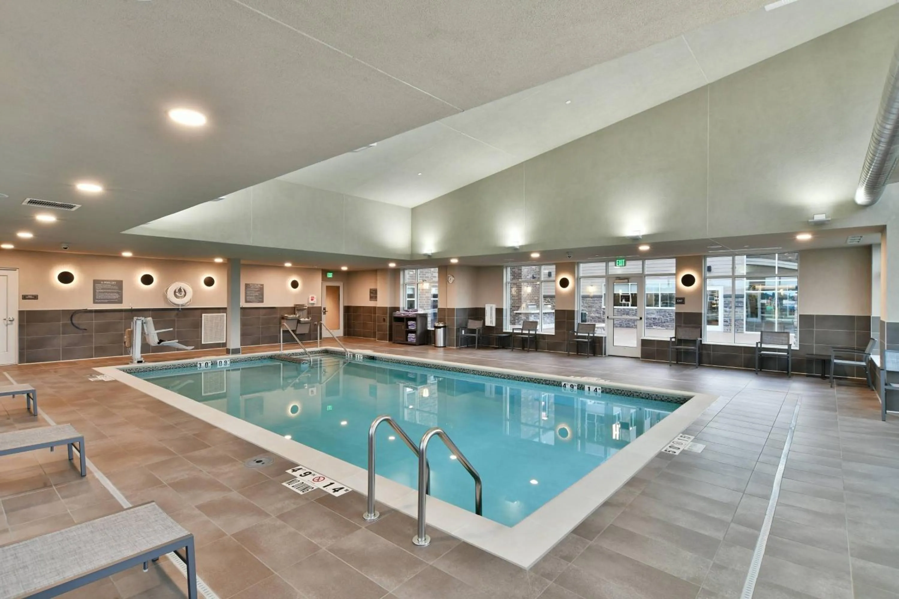 Swimming pool in Residence Inn by Marriott Eau Claire