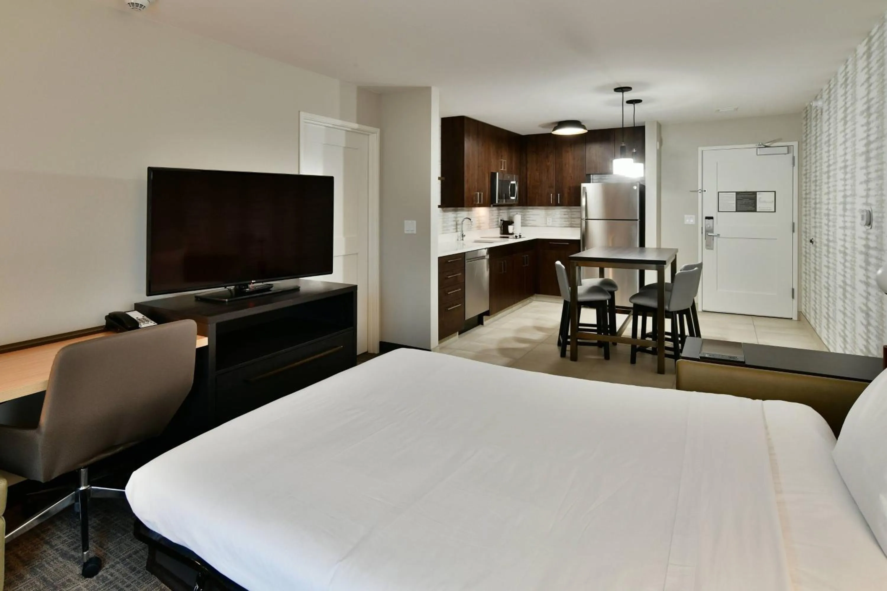 Photo of the whole room, Bed in Residence Inn by Marriott Eau Claire