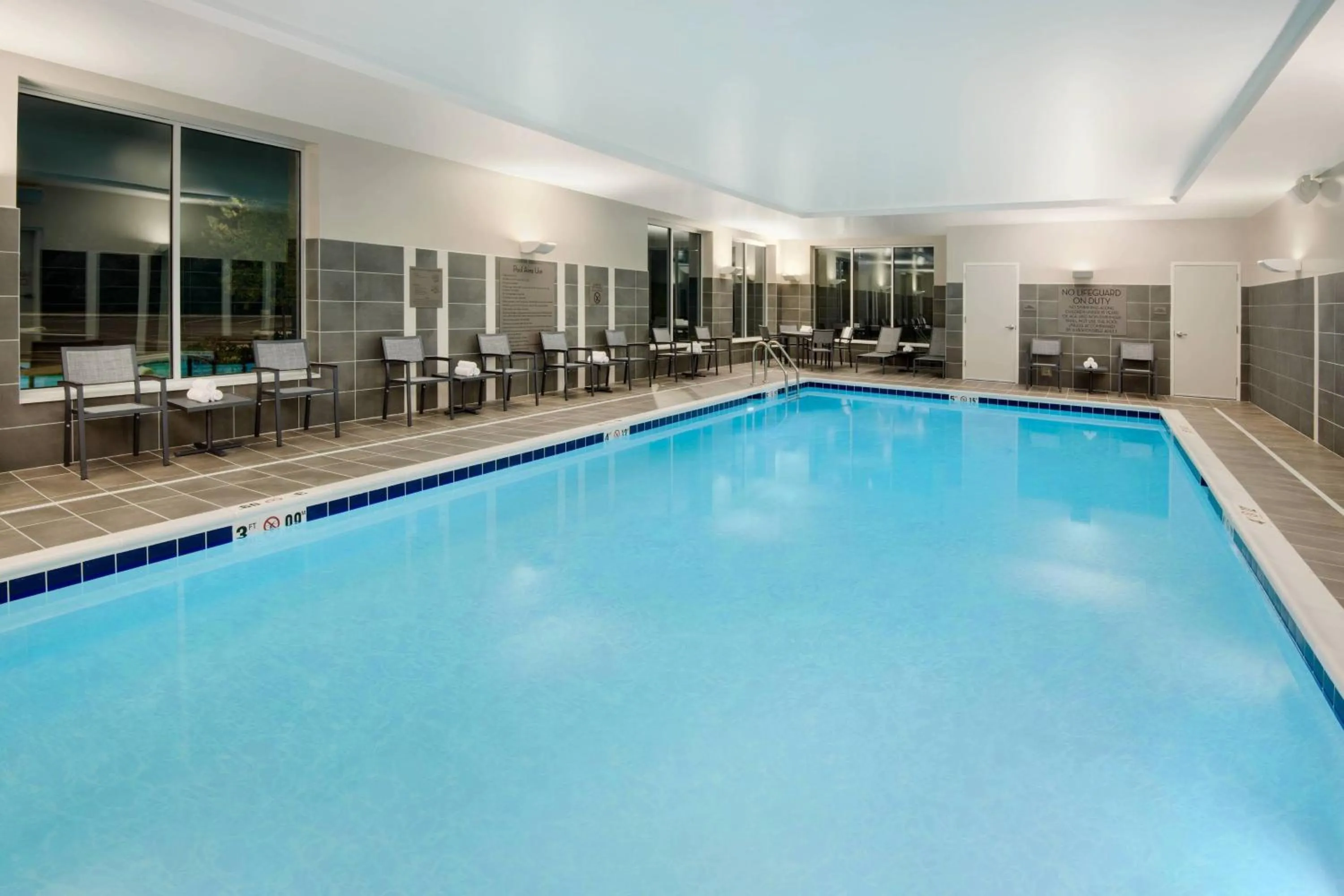 Swimming pool in Residence Inn by Marriott Indianapolis Keystone