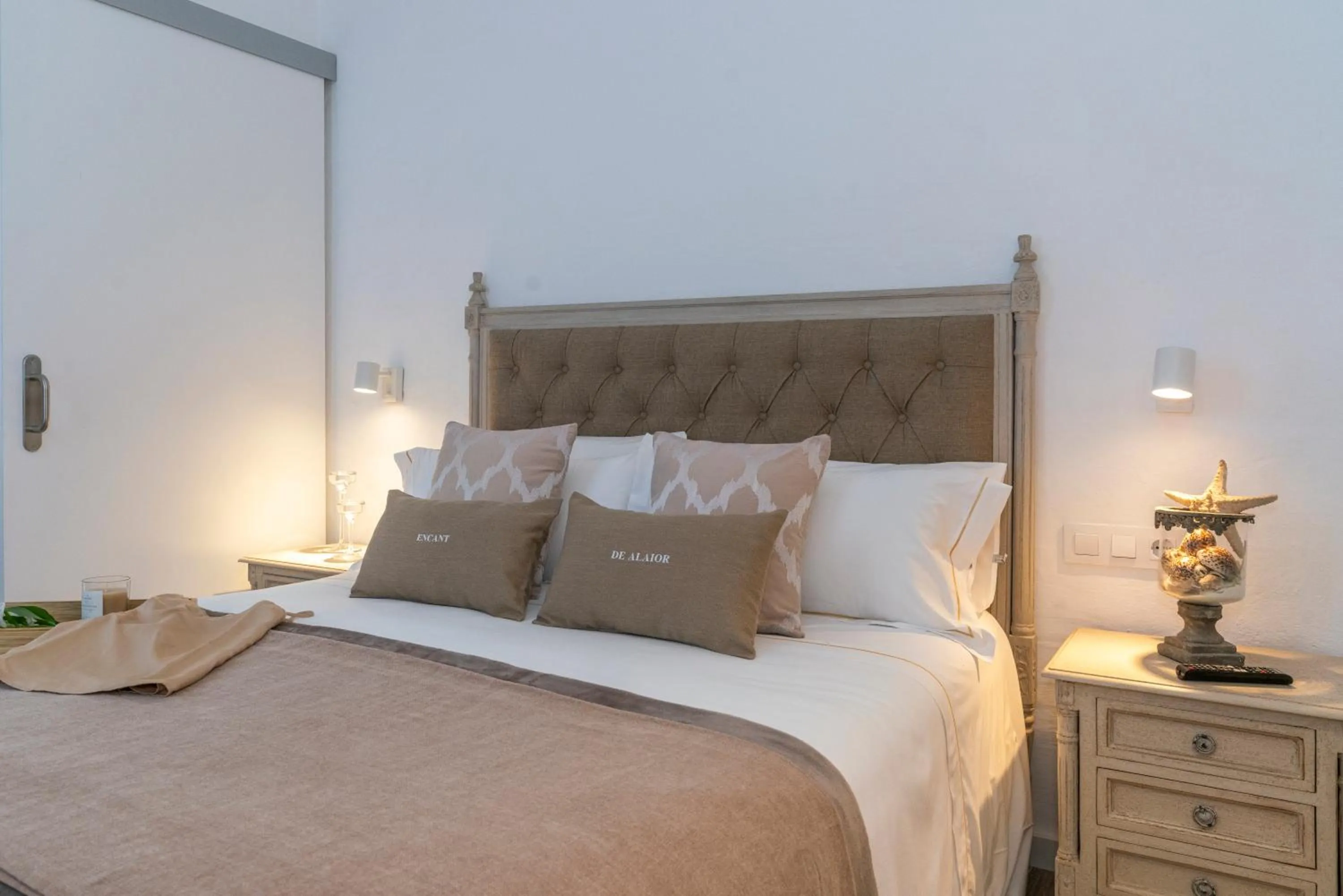 Bed in Encant de Alaior Boutique Hotel