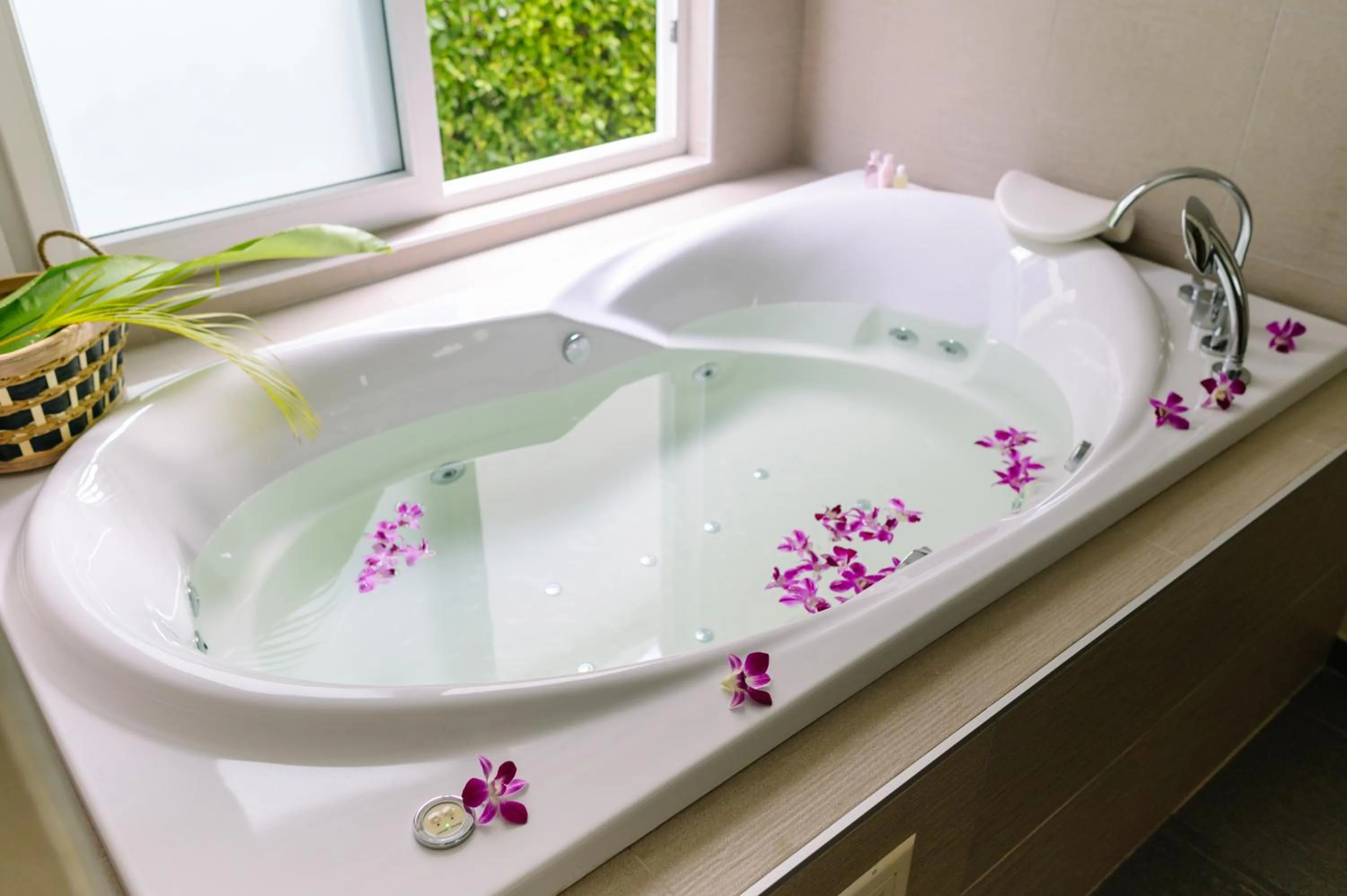 Hot Tub in Utalay Koh Chang Villas