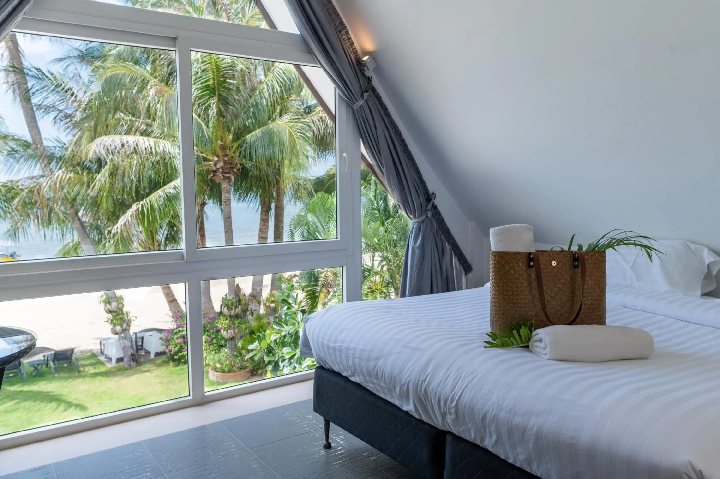 Bed in Utalay Koh Chang Villas