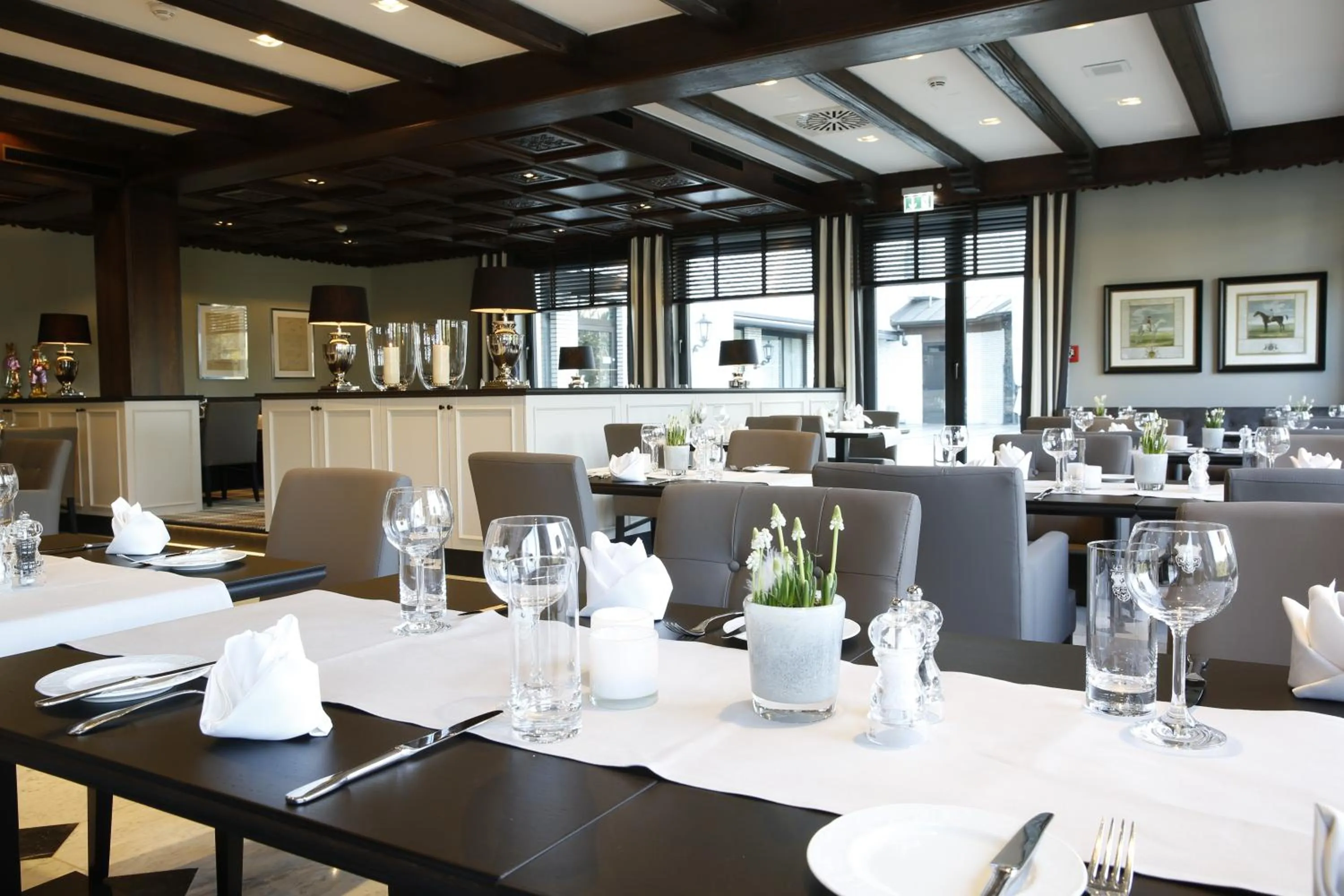 Restaurant/places to eat in Parkhotel Wittekindshof