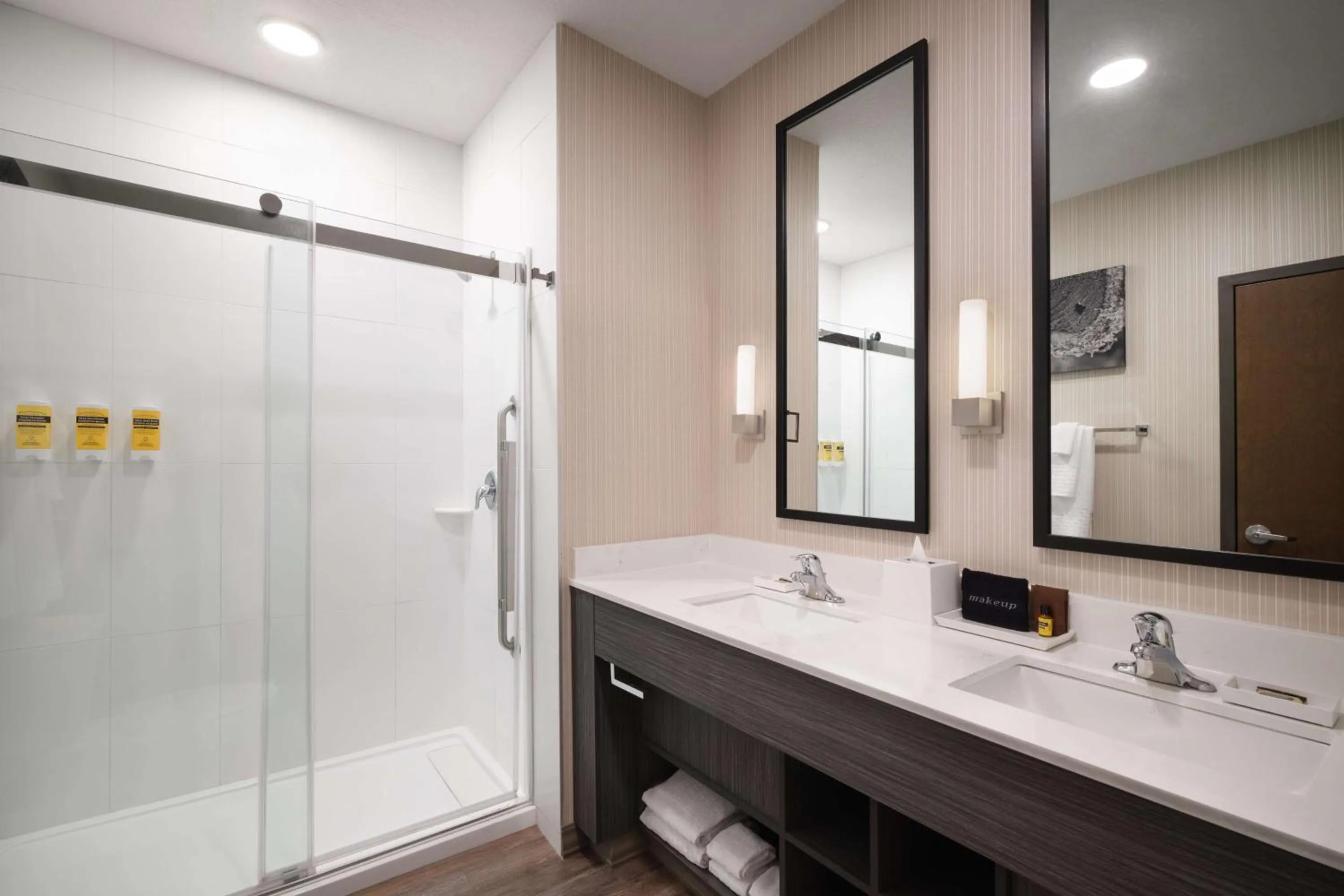 Shower in Best Western Plus Prince George