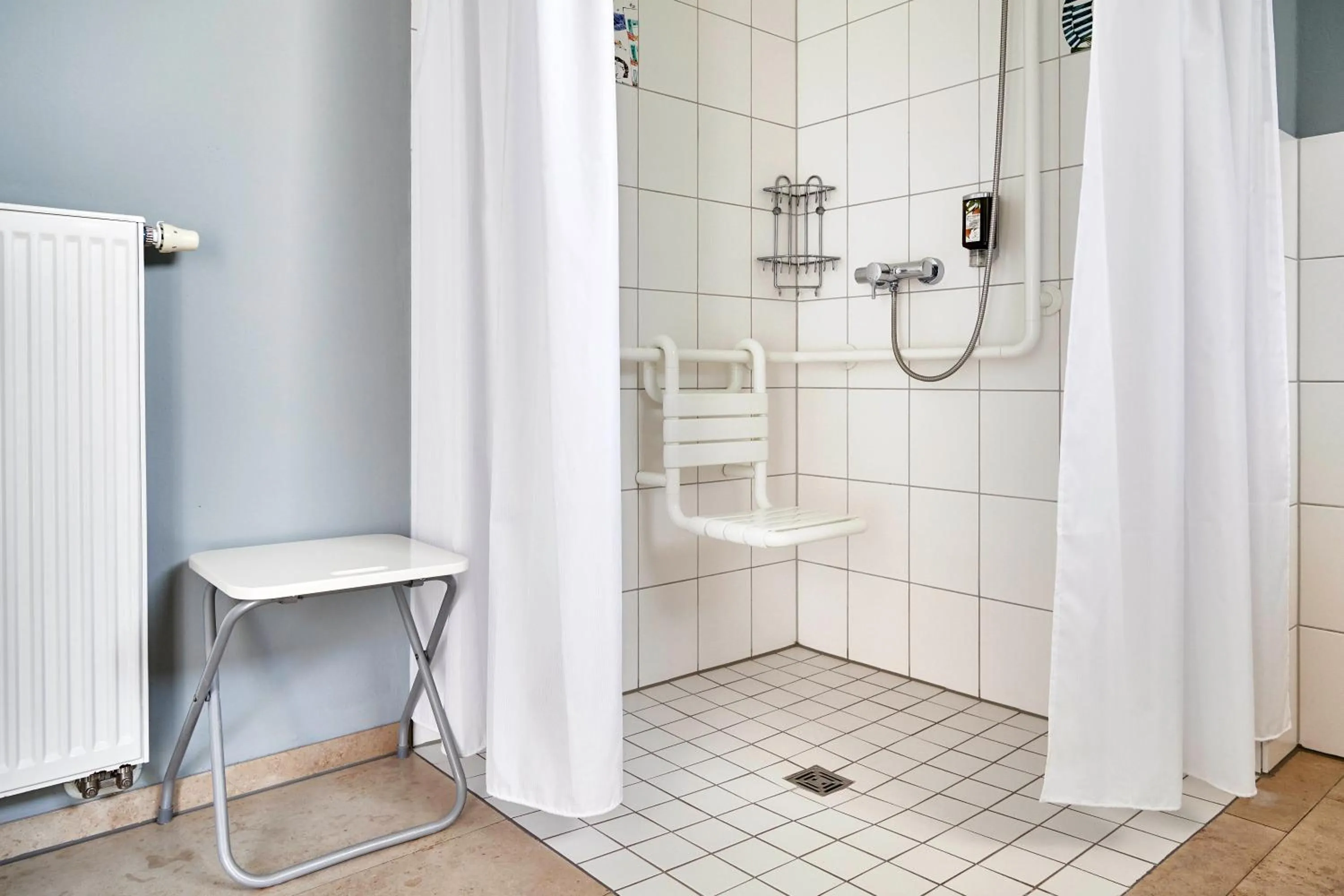 Shower in Im-Jaich Boardinghouse Bremerhaven