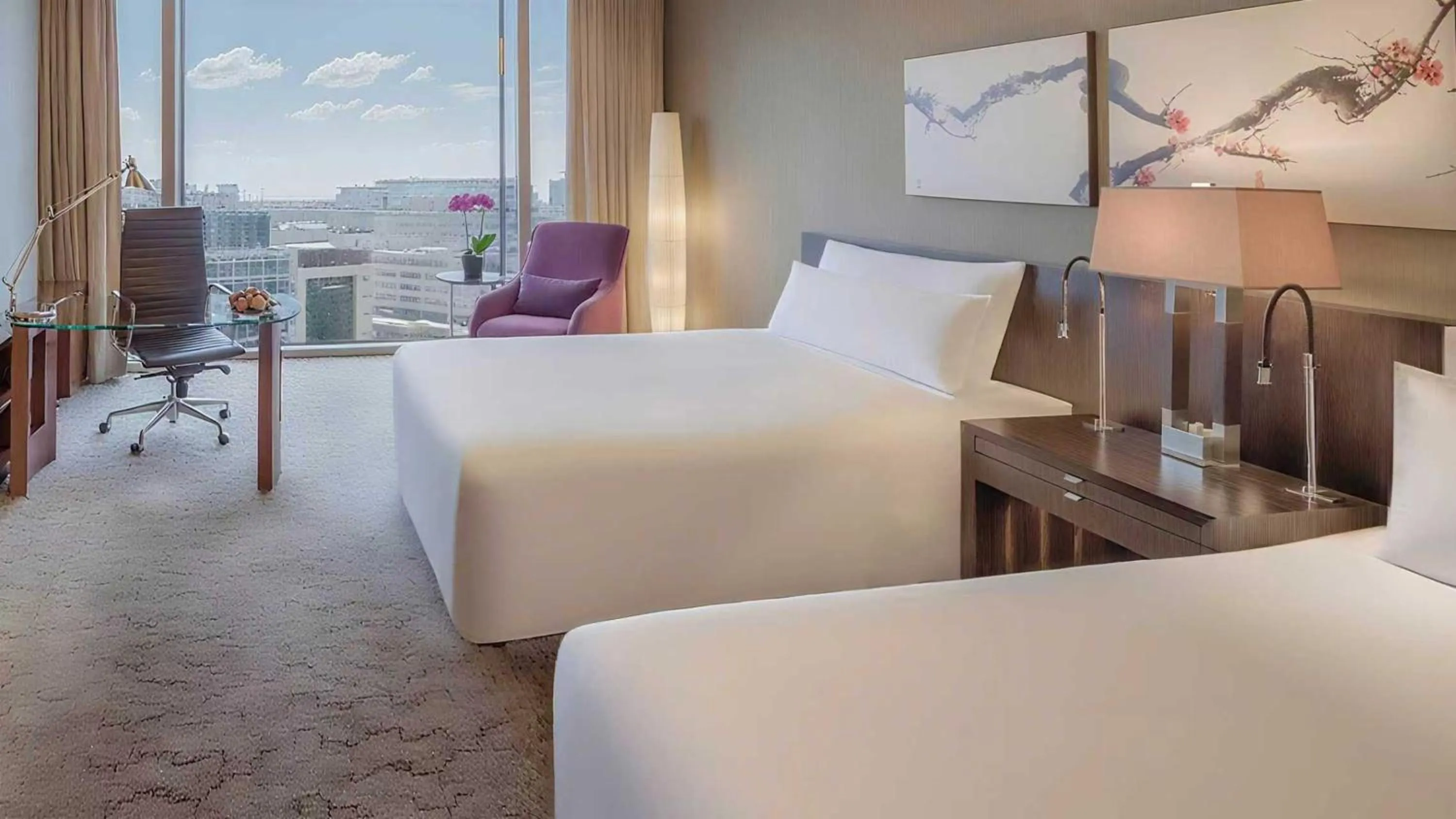 Photo of the whole room, Bed in Regent Beijing