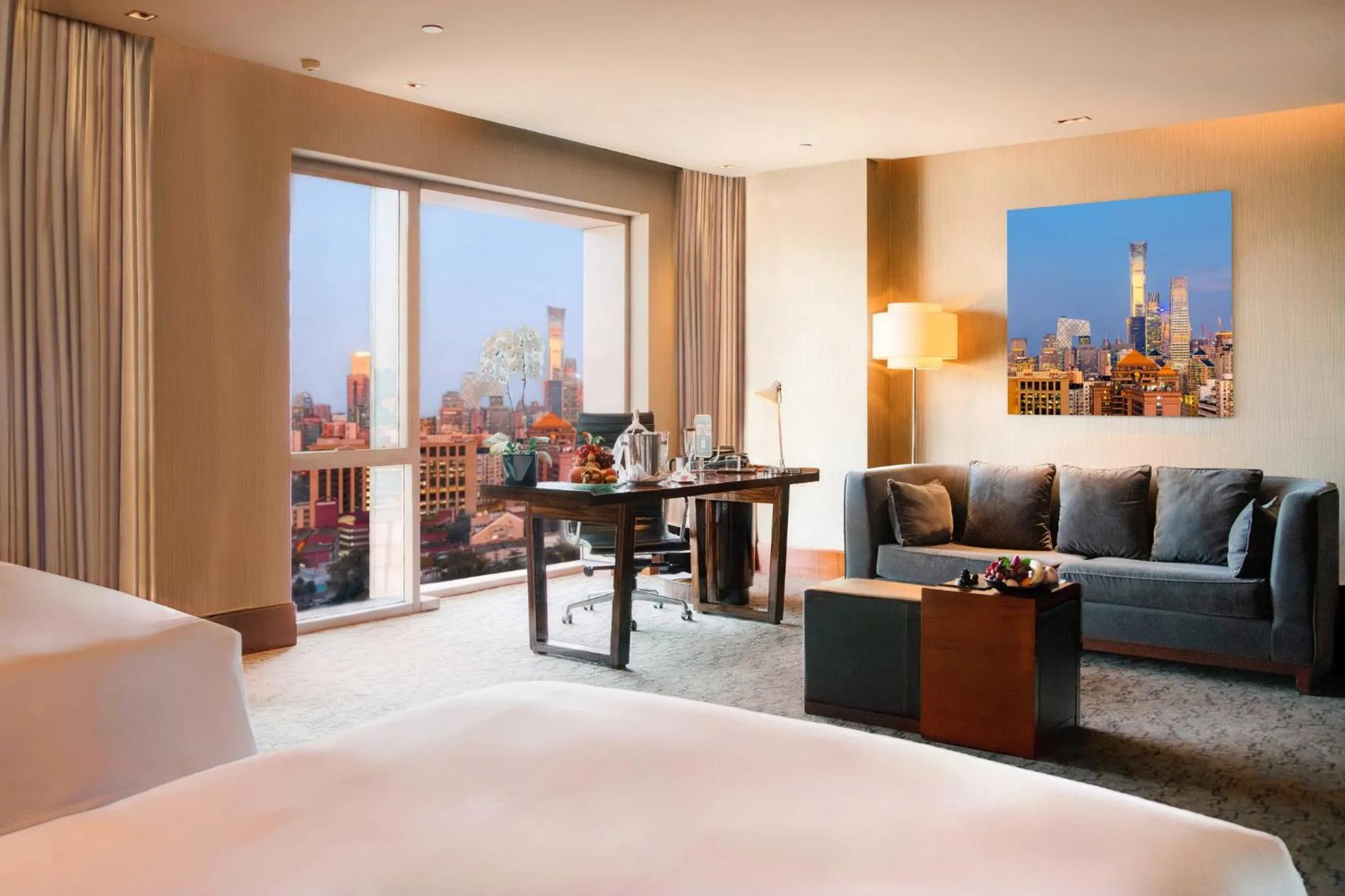 Photo of the whole room, Bed in Regent Beijing