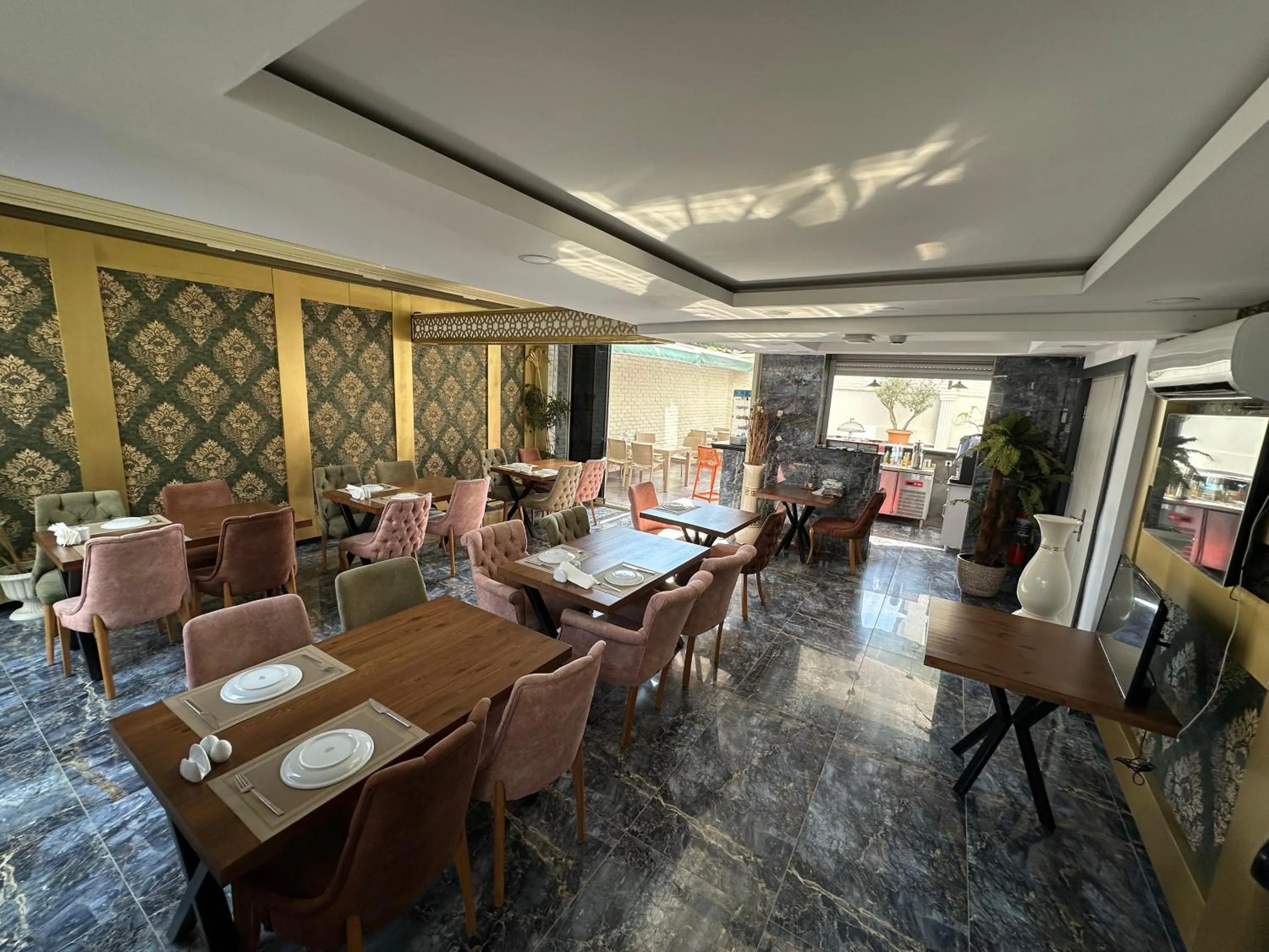 Restaurant/places to eat in Akayda Butik Hotel