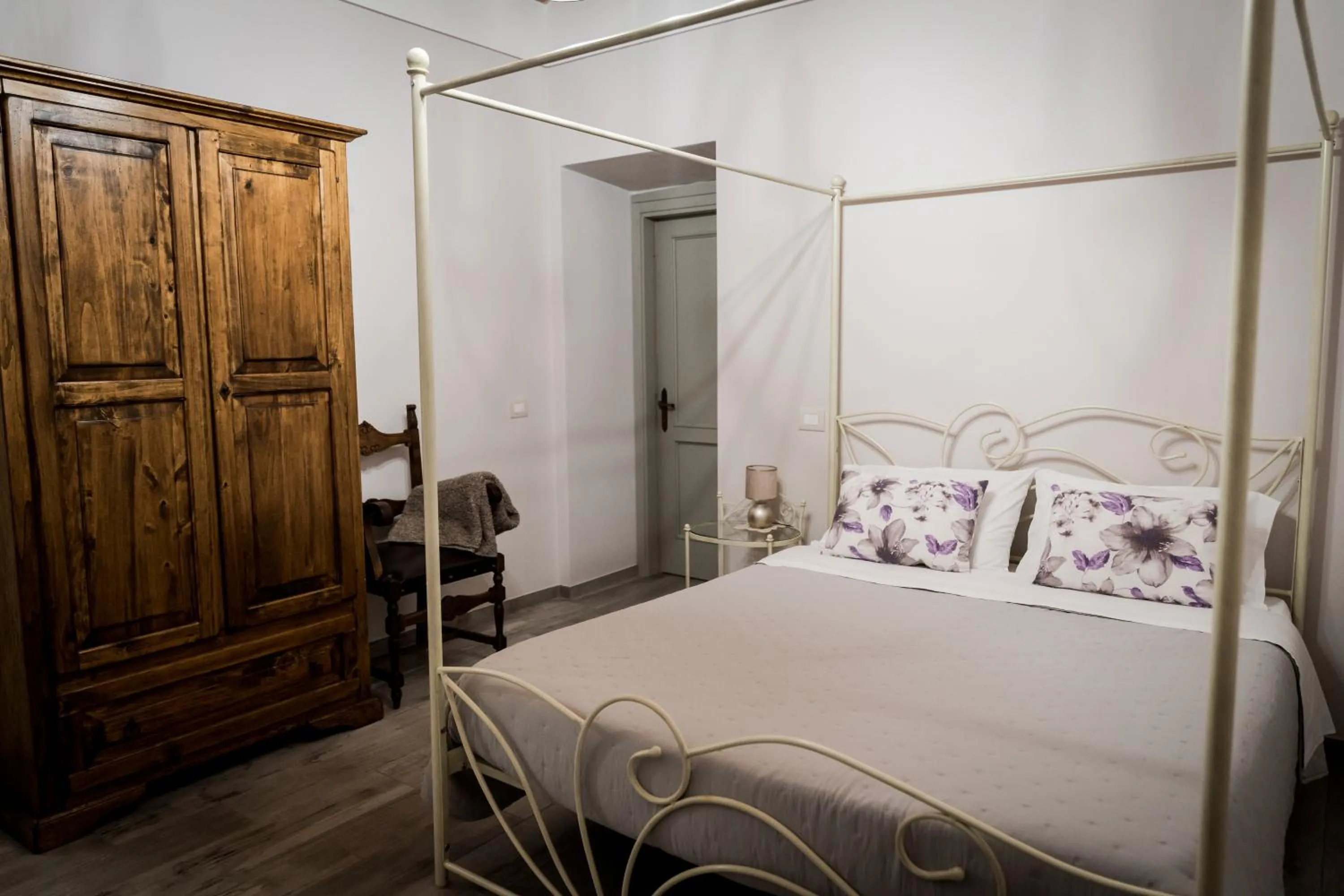 Photo of the whole room, Bed in LaZita B&B