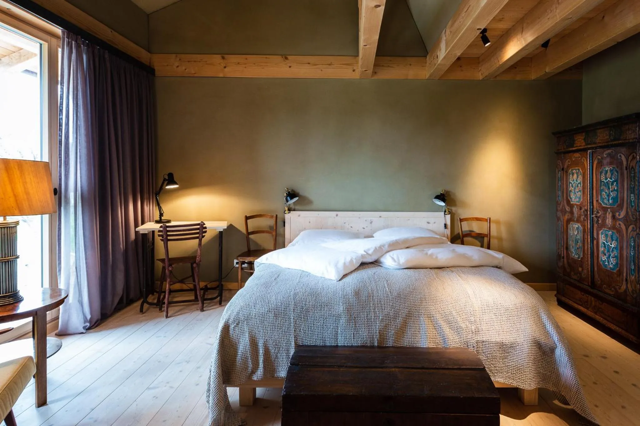 Photo of the whole room, Bed in Gut Sonnenhausen