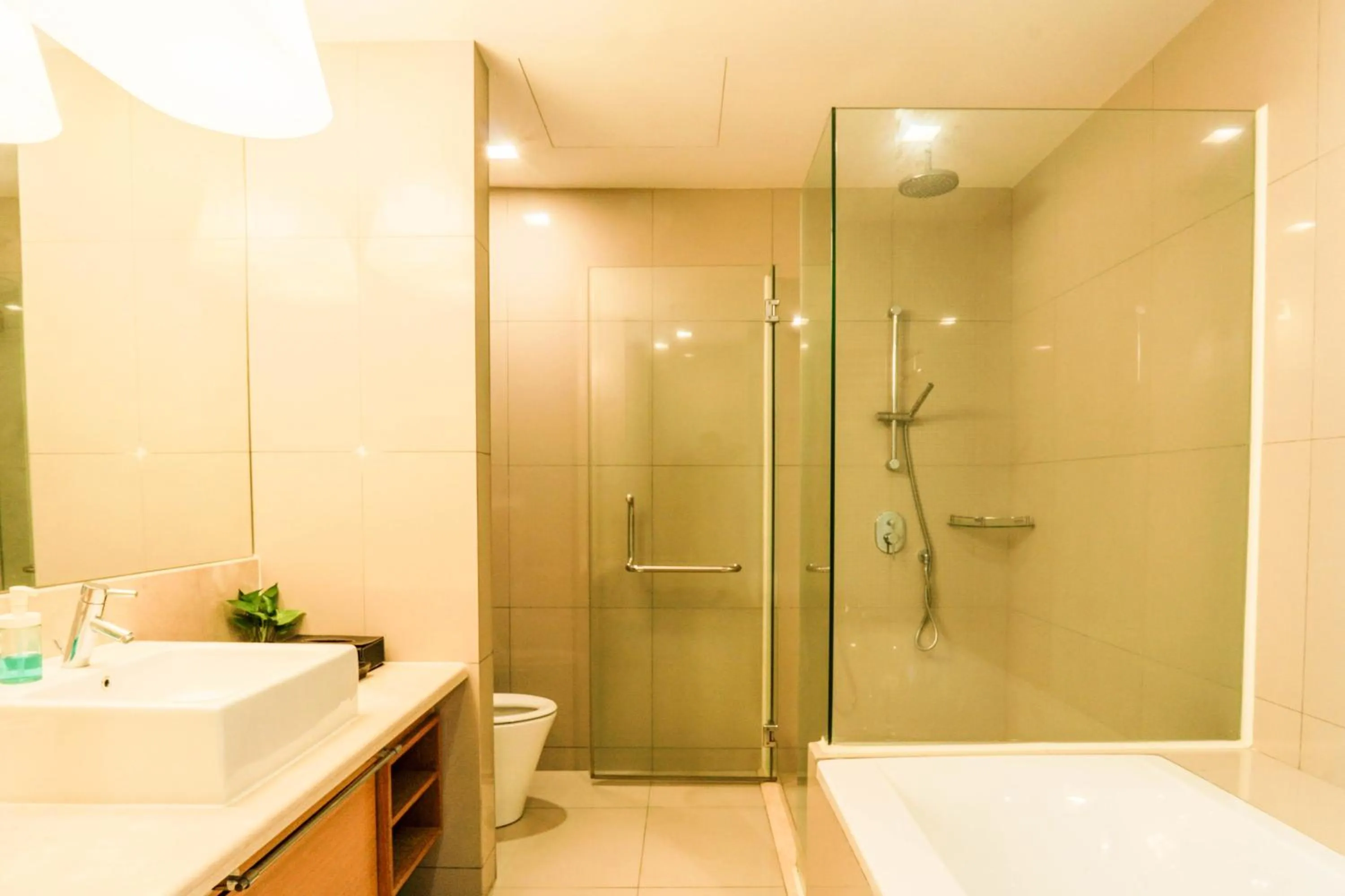 Shower in Lot 163 at Cormar Suites by Airhost