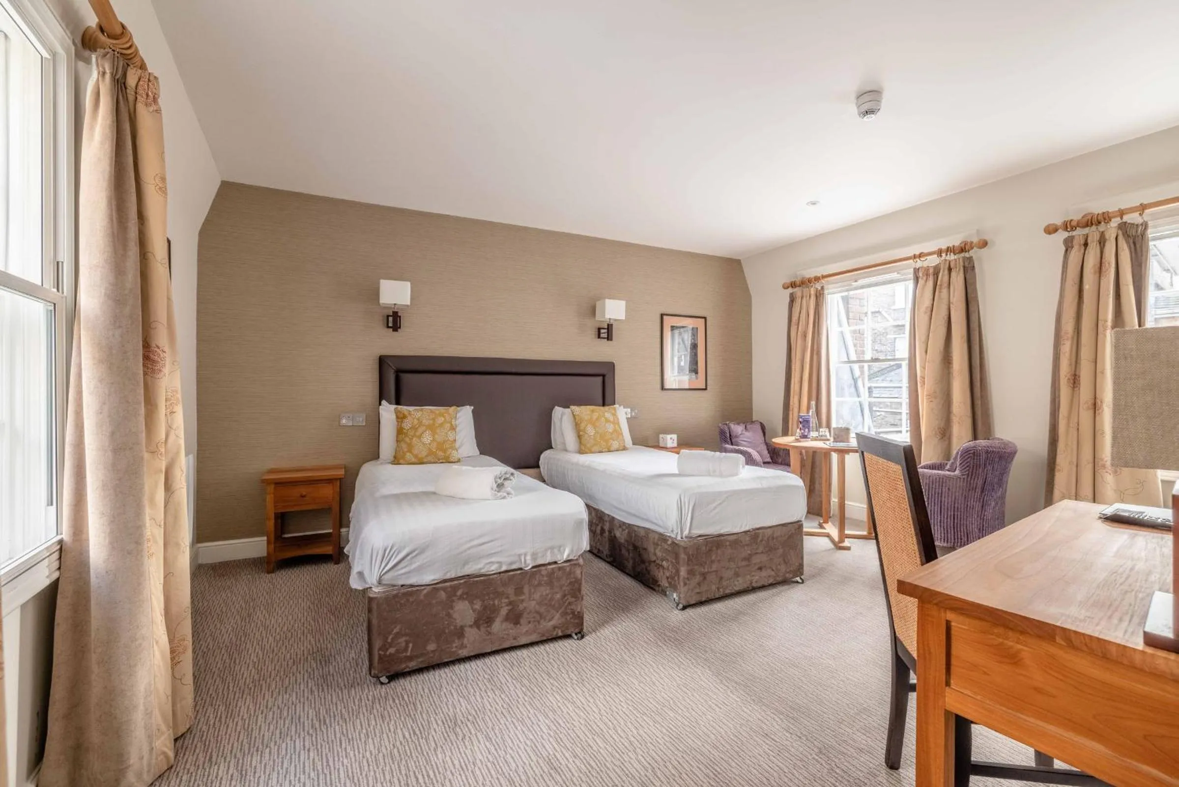 Photo of the whole room, Bed in Goswell House Hotel central Windsor