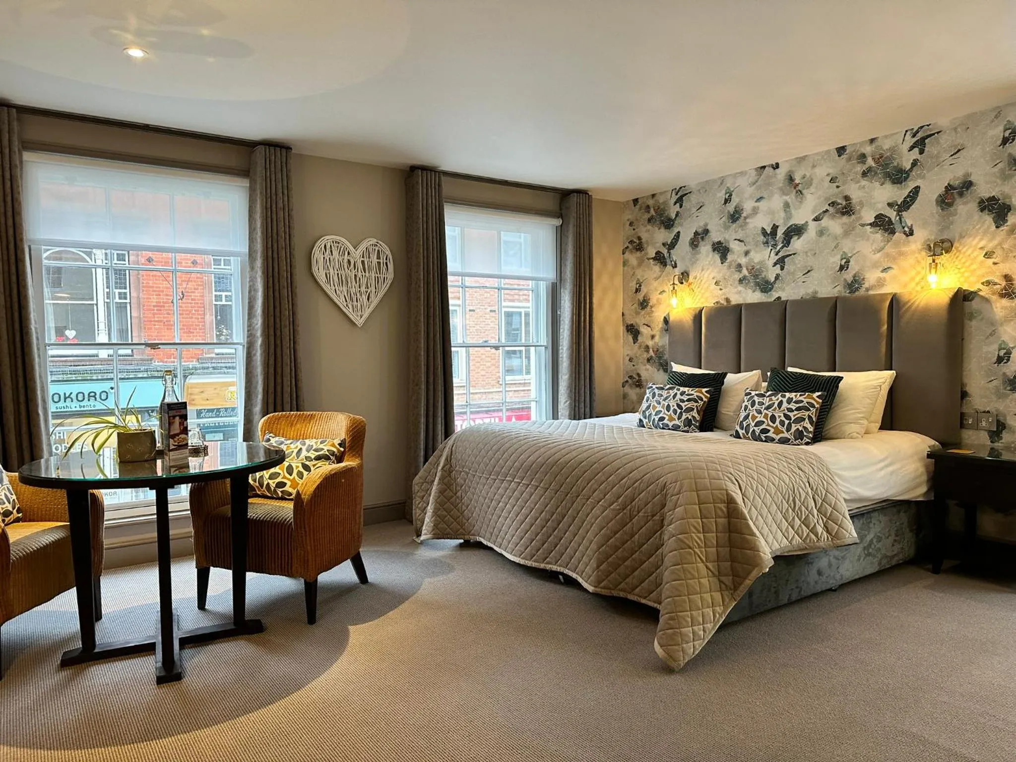 Bed in Goswell House Hotel central Windsor