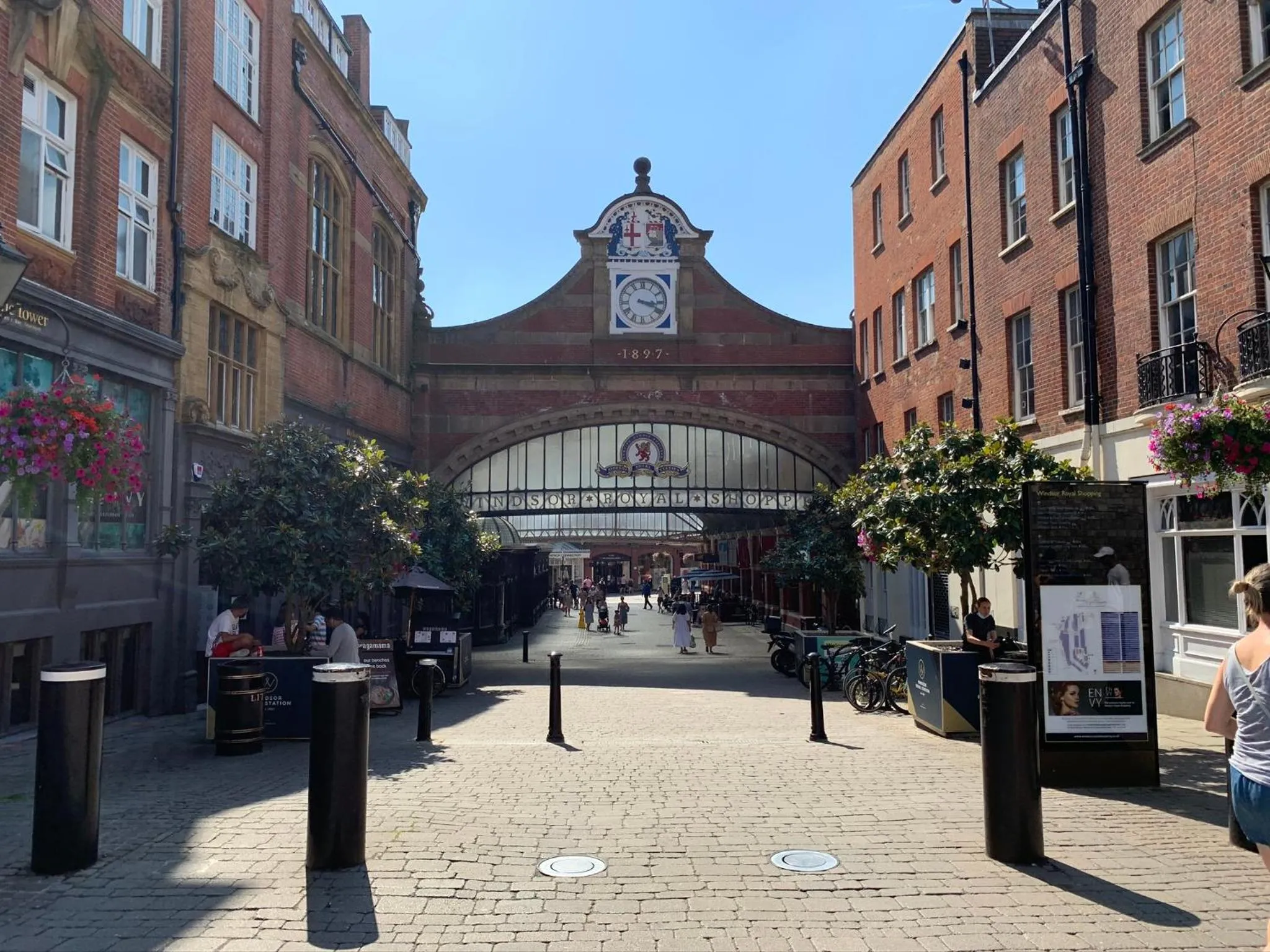 Shopping Area in Goswell House Hotel central Windsor