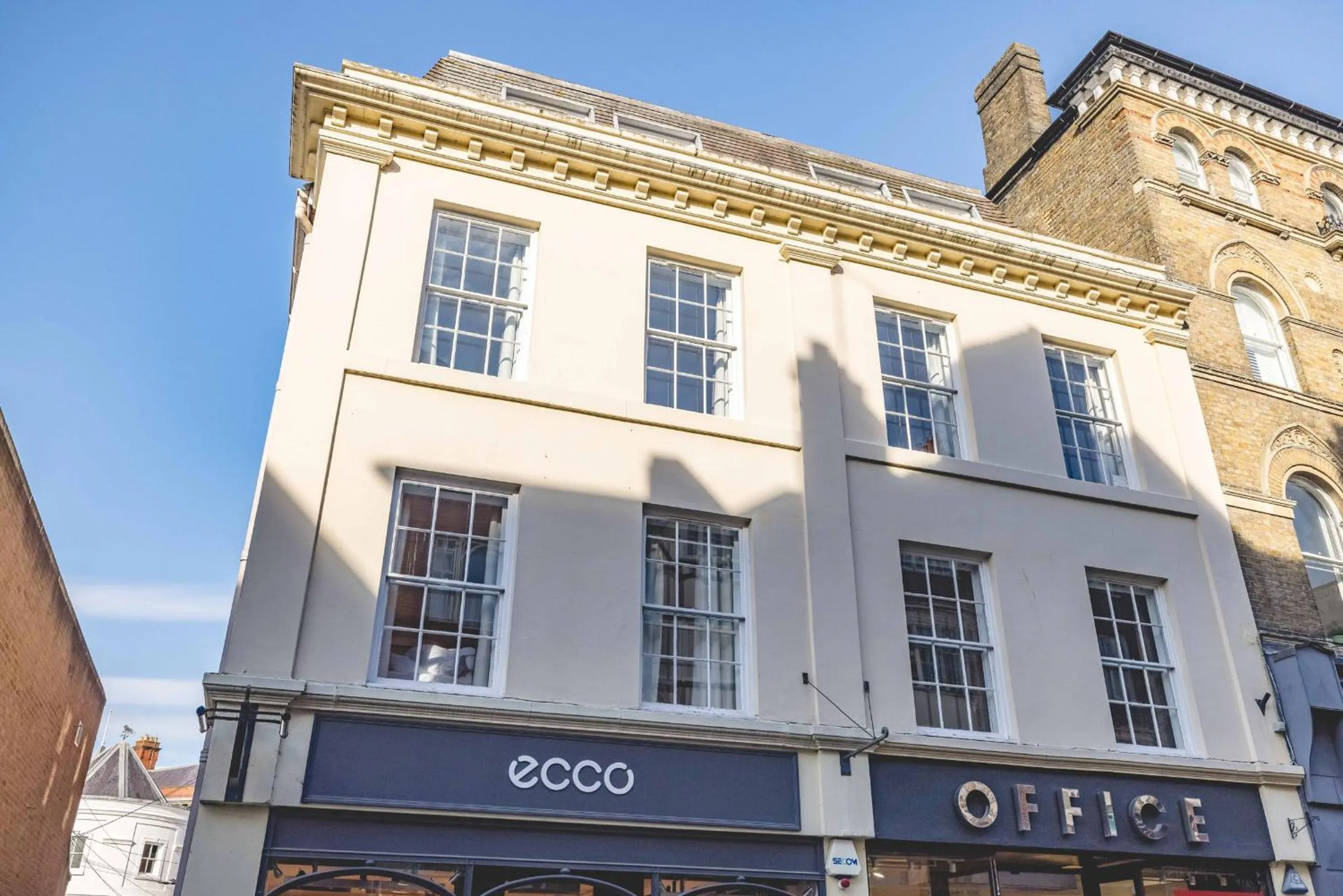 Property building in Goswell House Hotel central Windsor