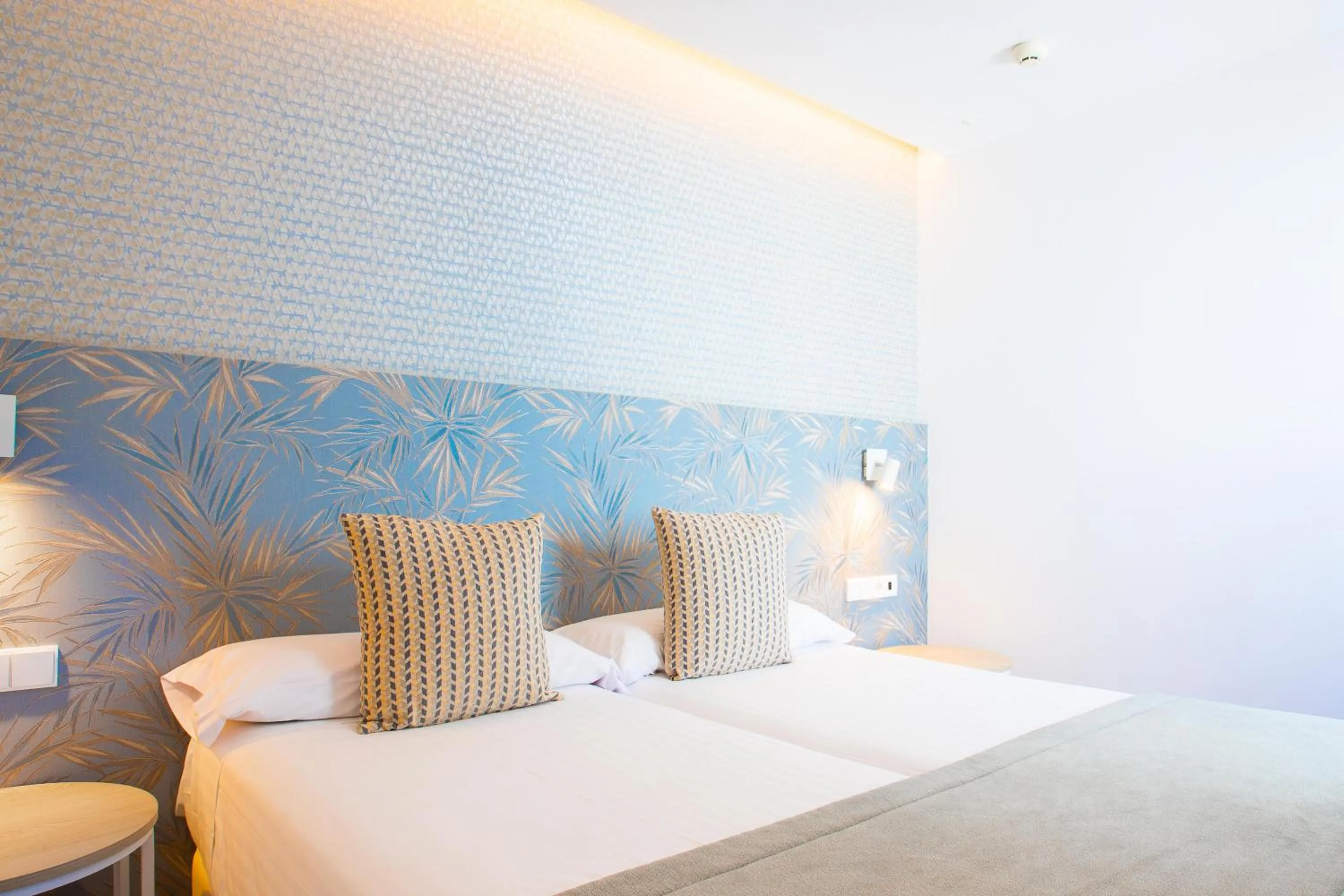 Balcony/Terrace, Bed in Resort Cordial Santa Águeda & Perchel Beach Club