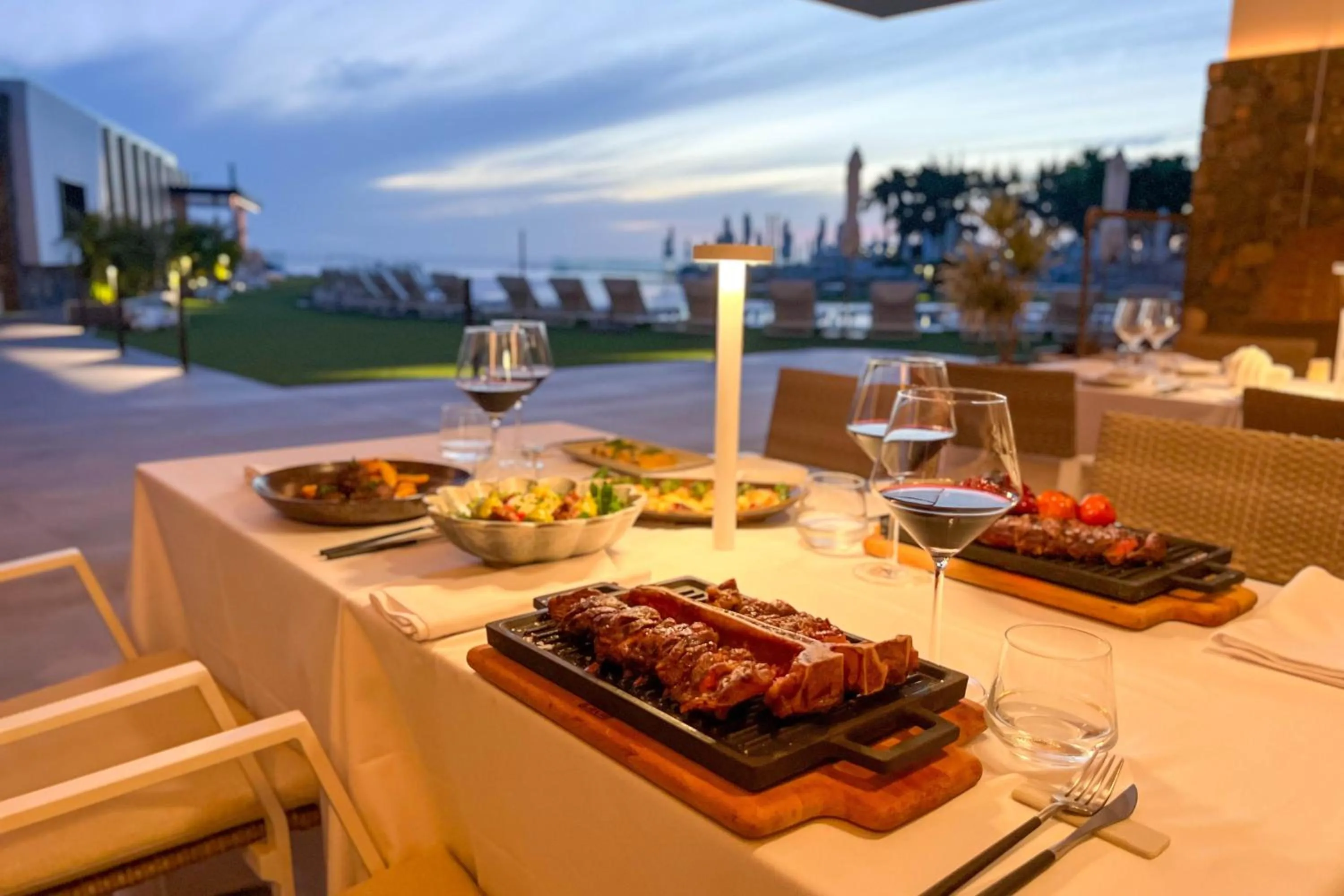 Restaurant/places to eat in Resort Cordial Santa Águeda & Perchel Beach Club