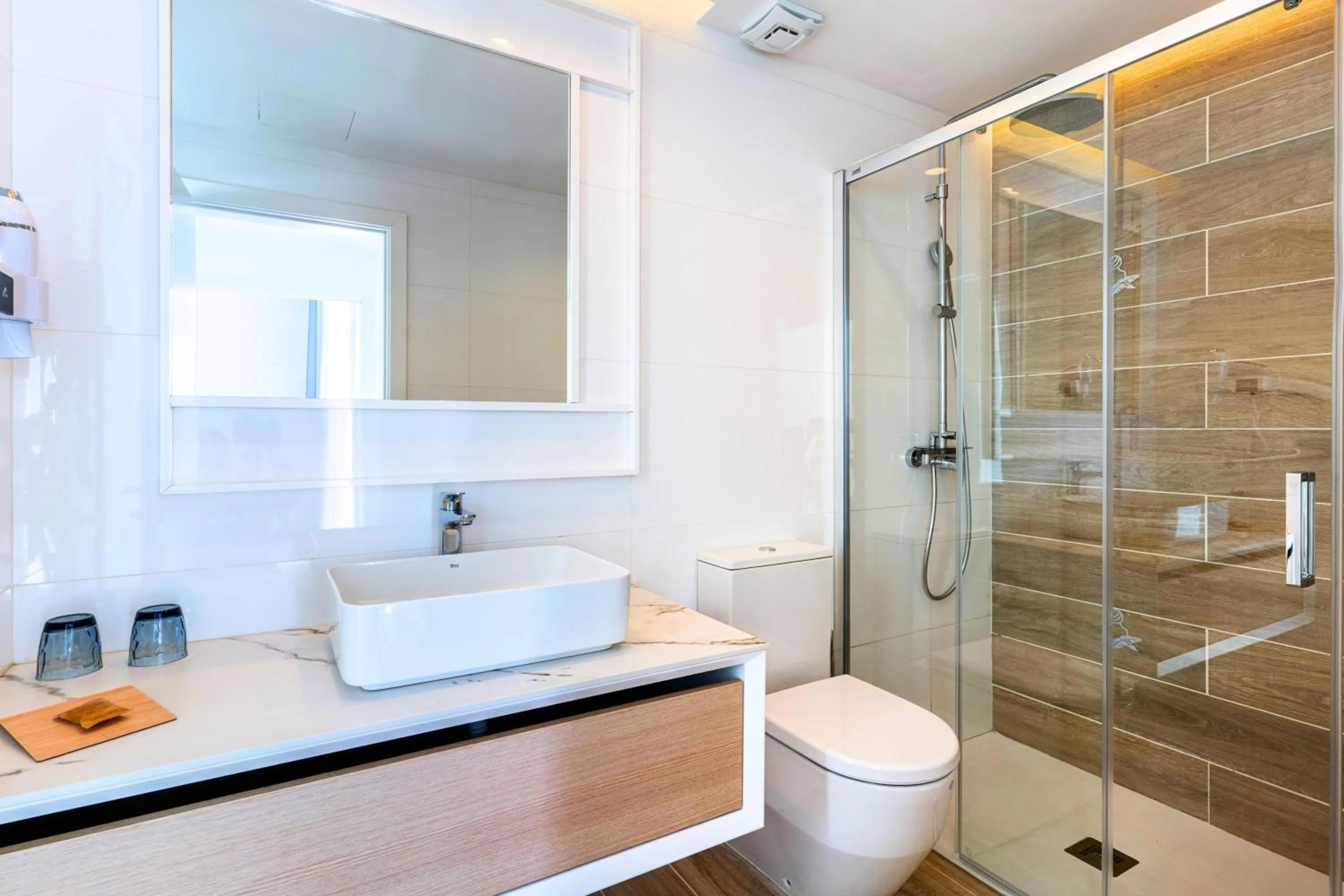 Toilet in Resort Cordial Santa Águeda & Perchel Beach Club