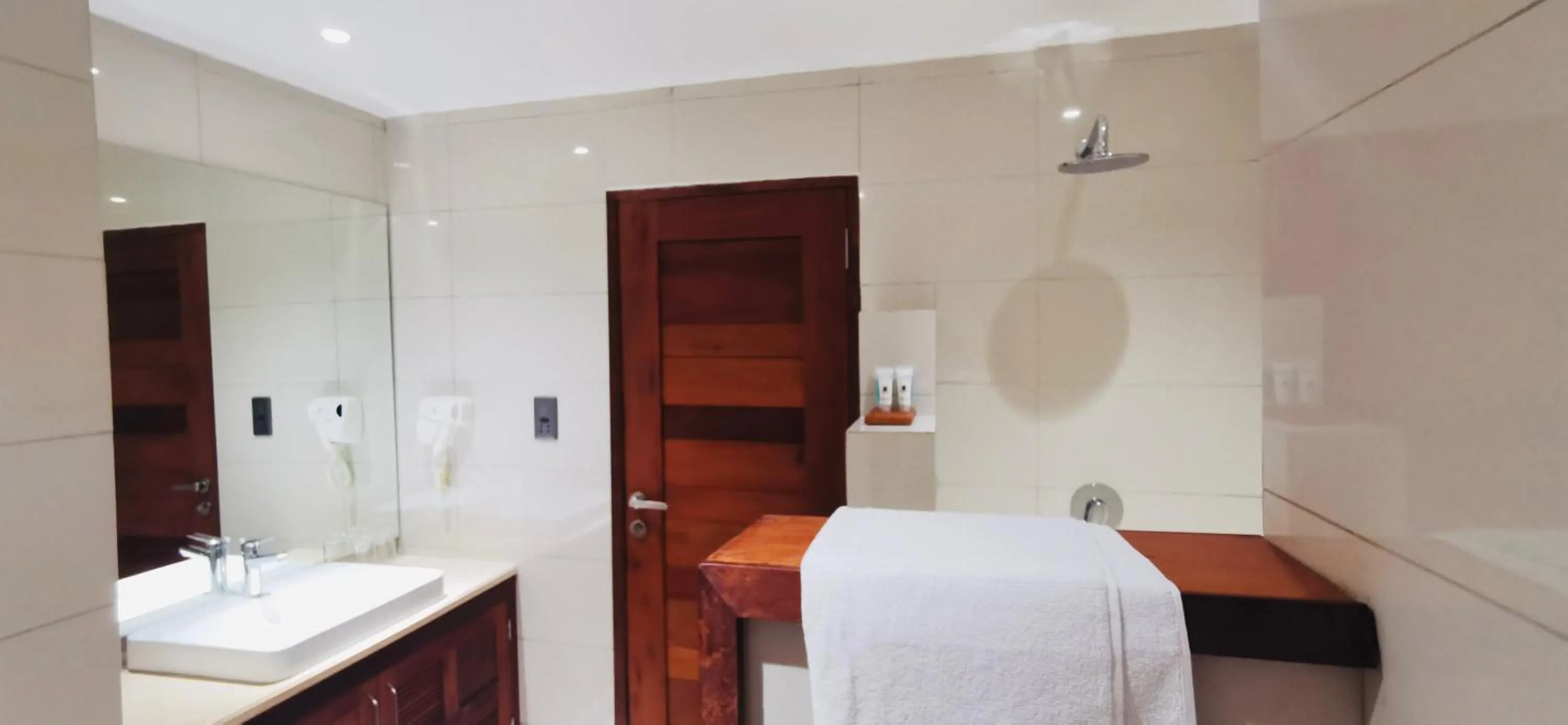 Bathroom in Kampala Nile Resort