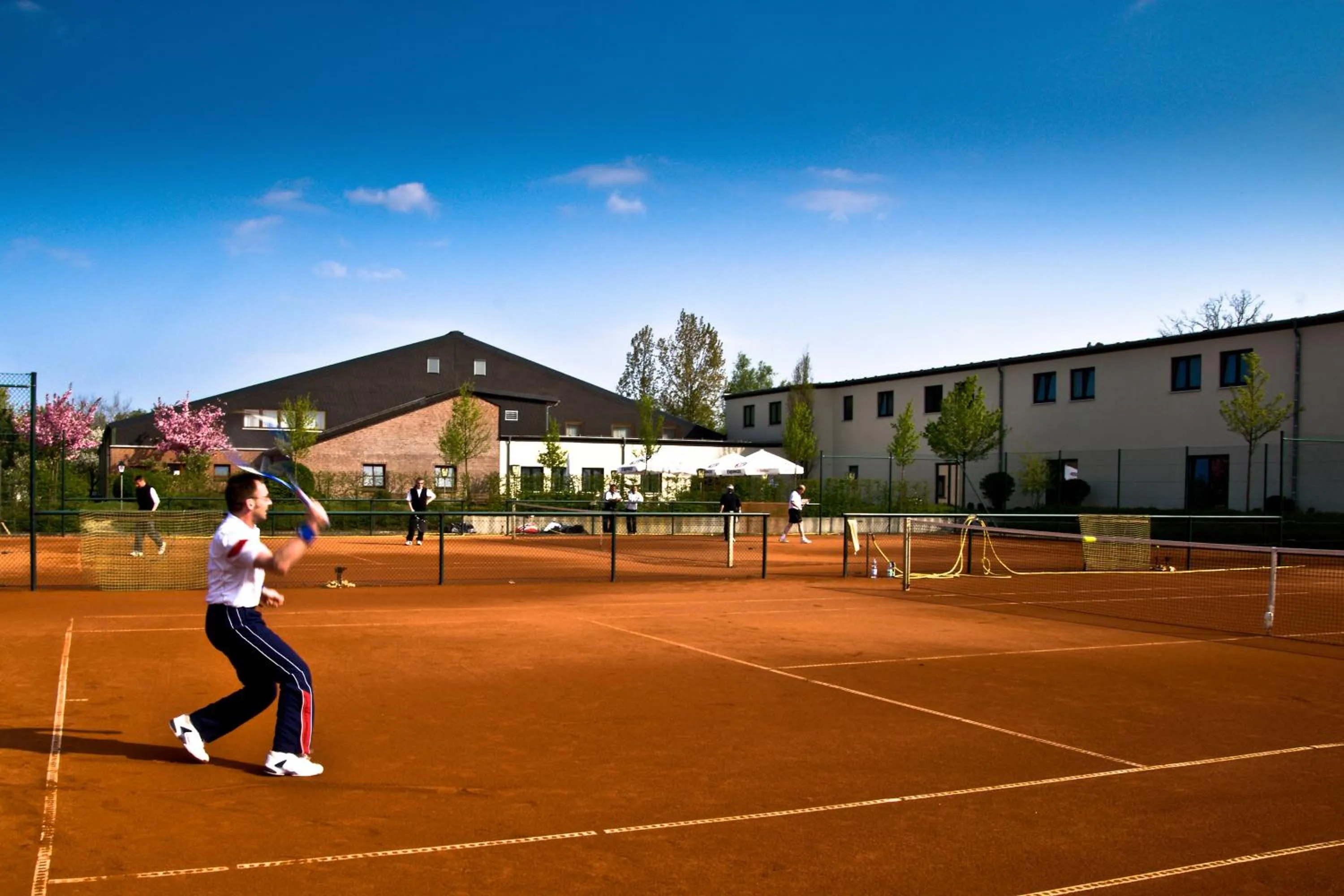 Tennis court in laVital Sport- & Wellness Hotel