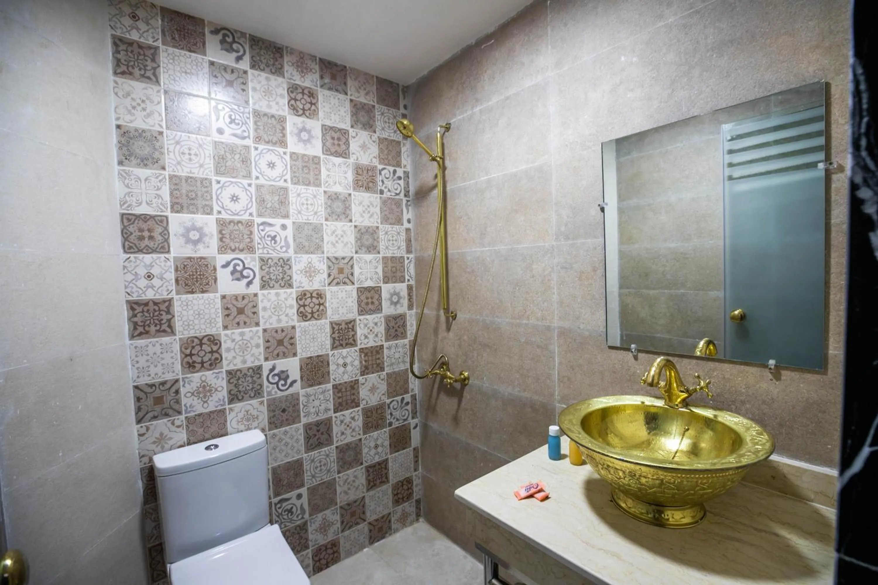 Bathroom in Palais Shazam & SPA