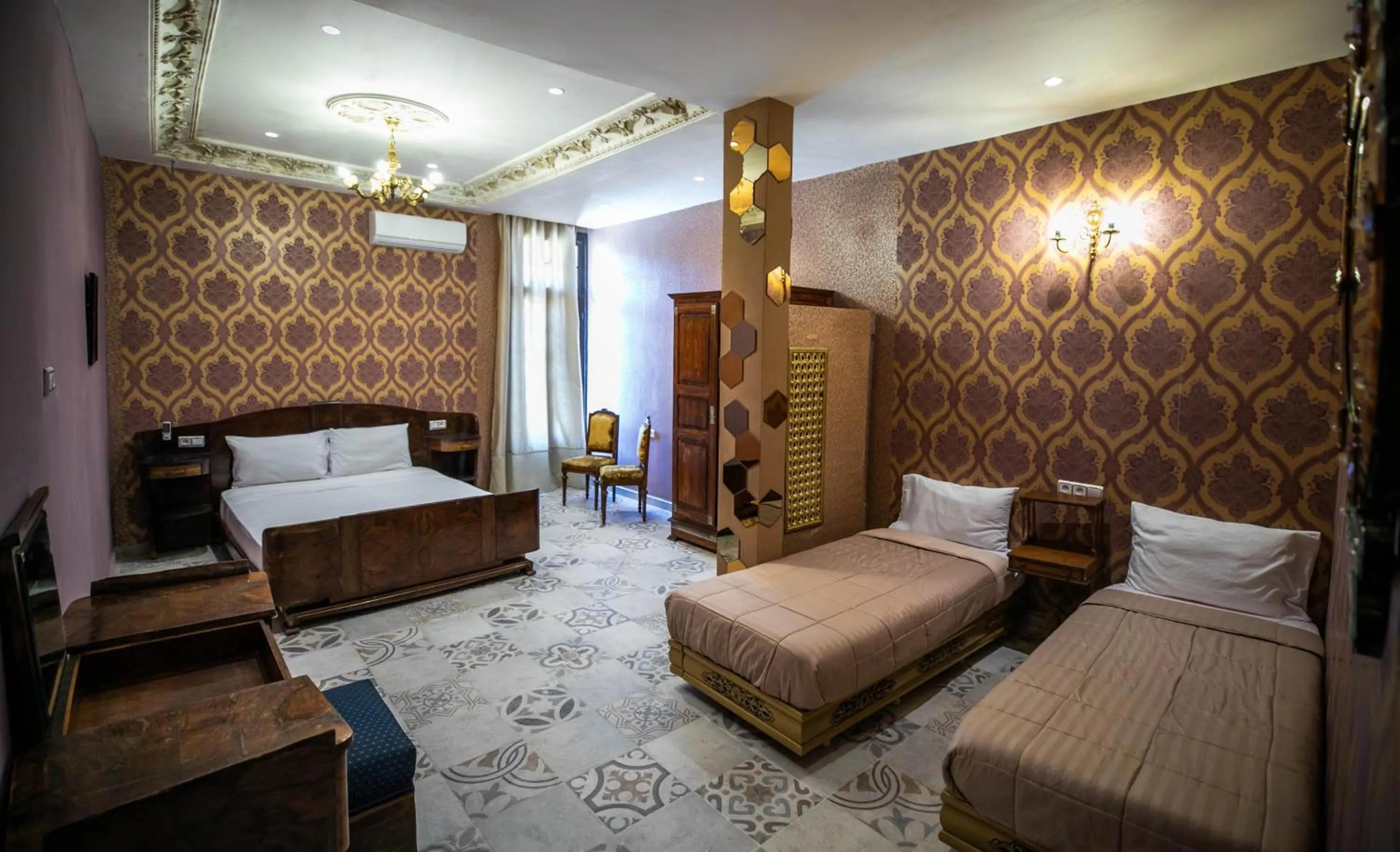 Seating area, Bed in Palais Shazam & SPA