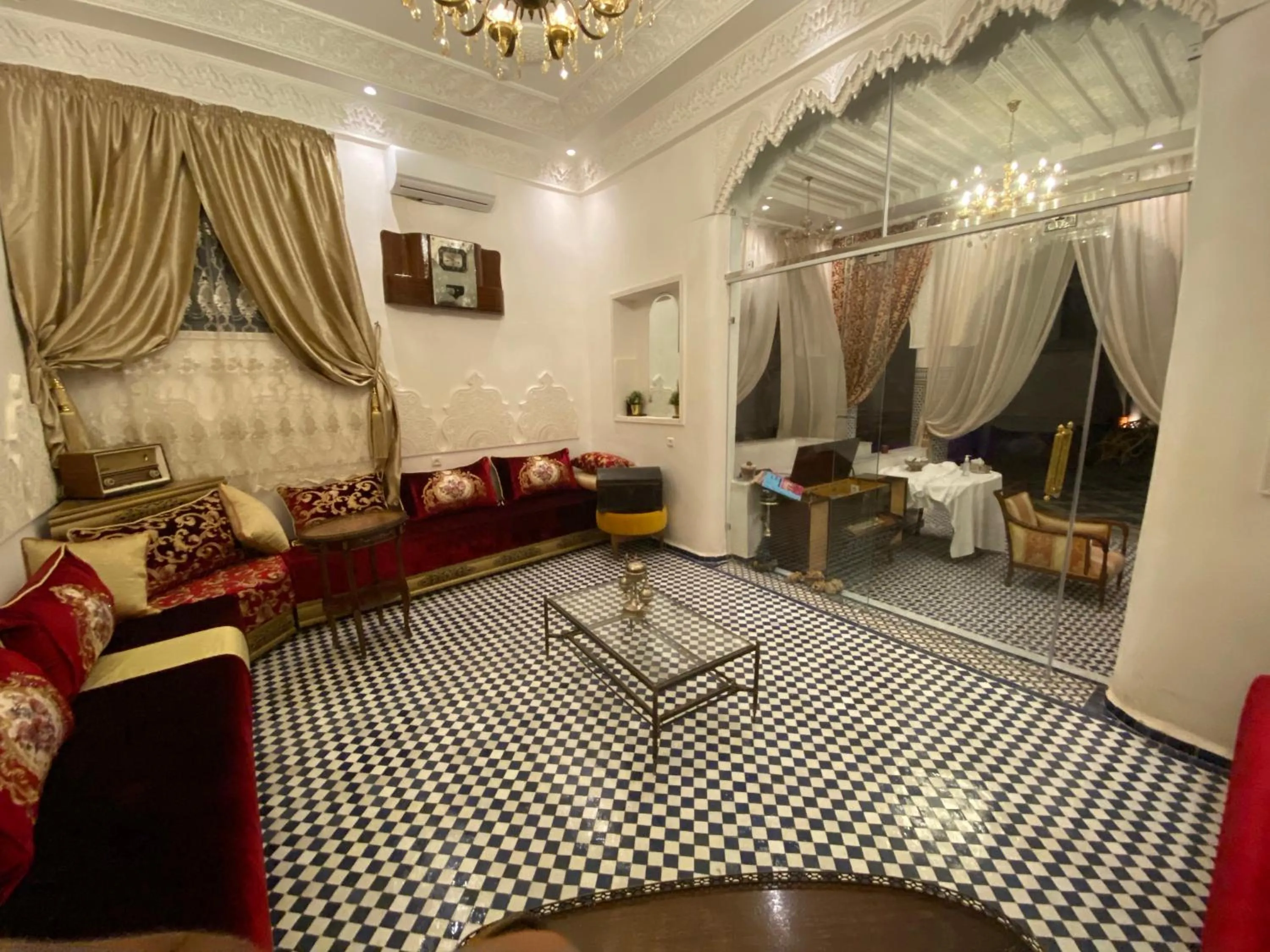 Patio in Palais Shazam & SPA