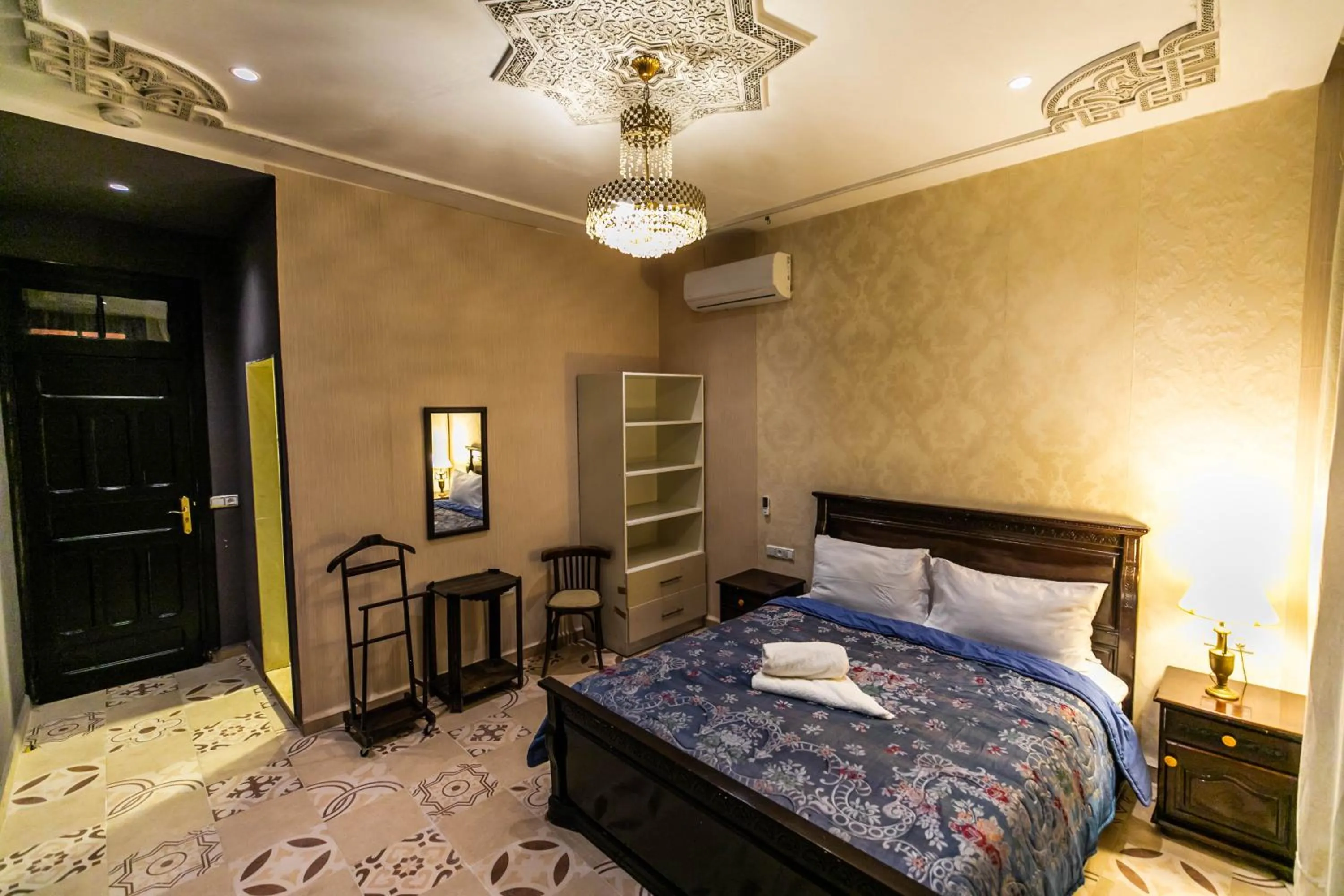 Bedroom, Bed in Palais Shazam & SPA