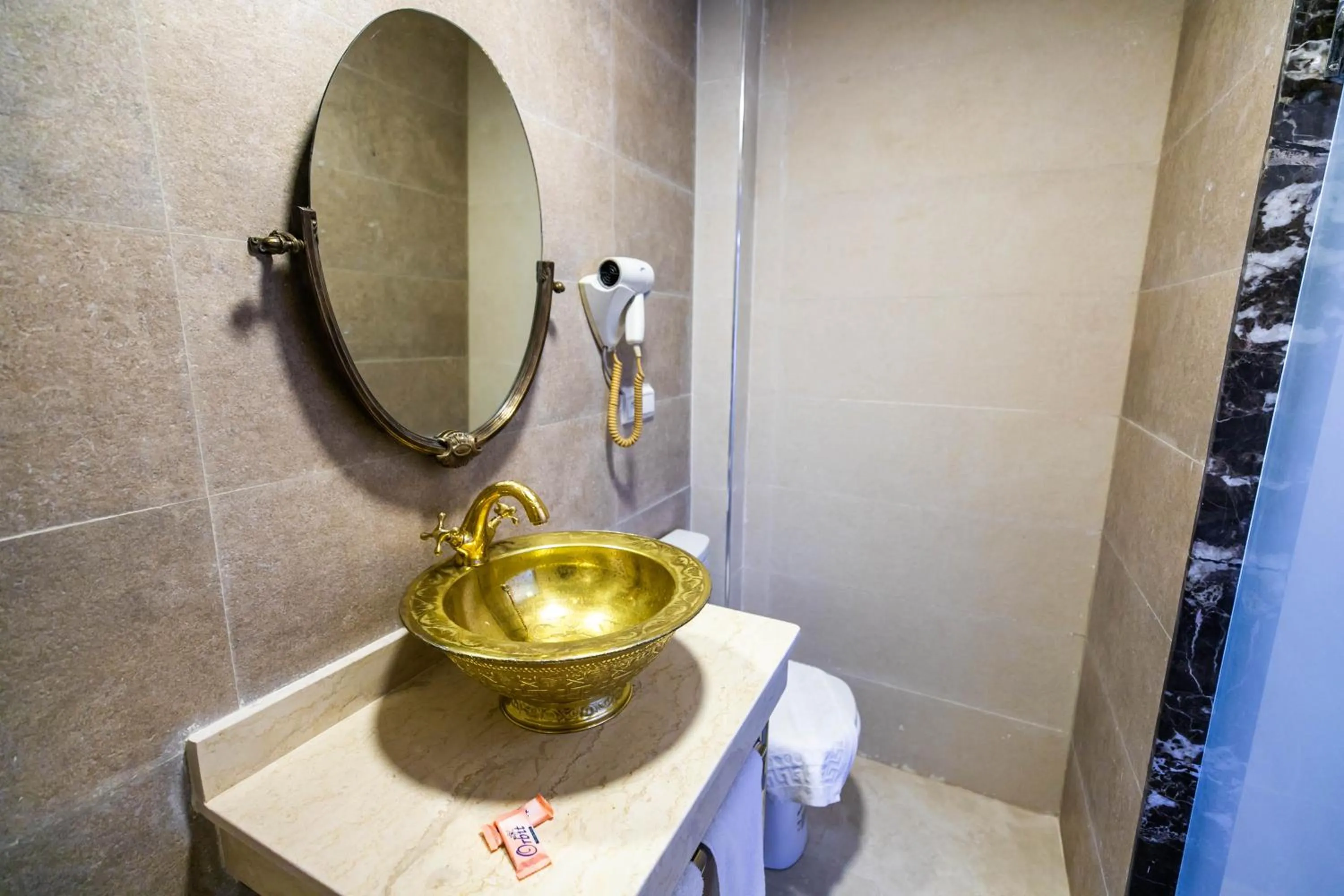 Bathroom in Palais Shazam & SPA