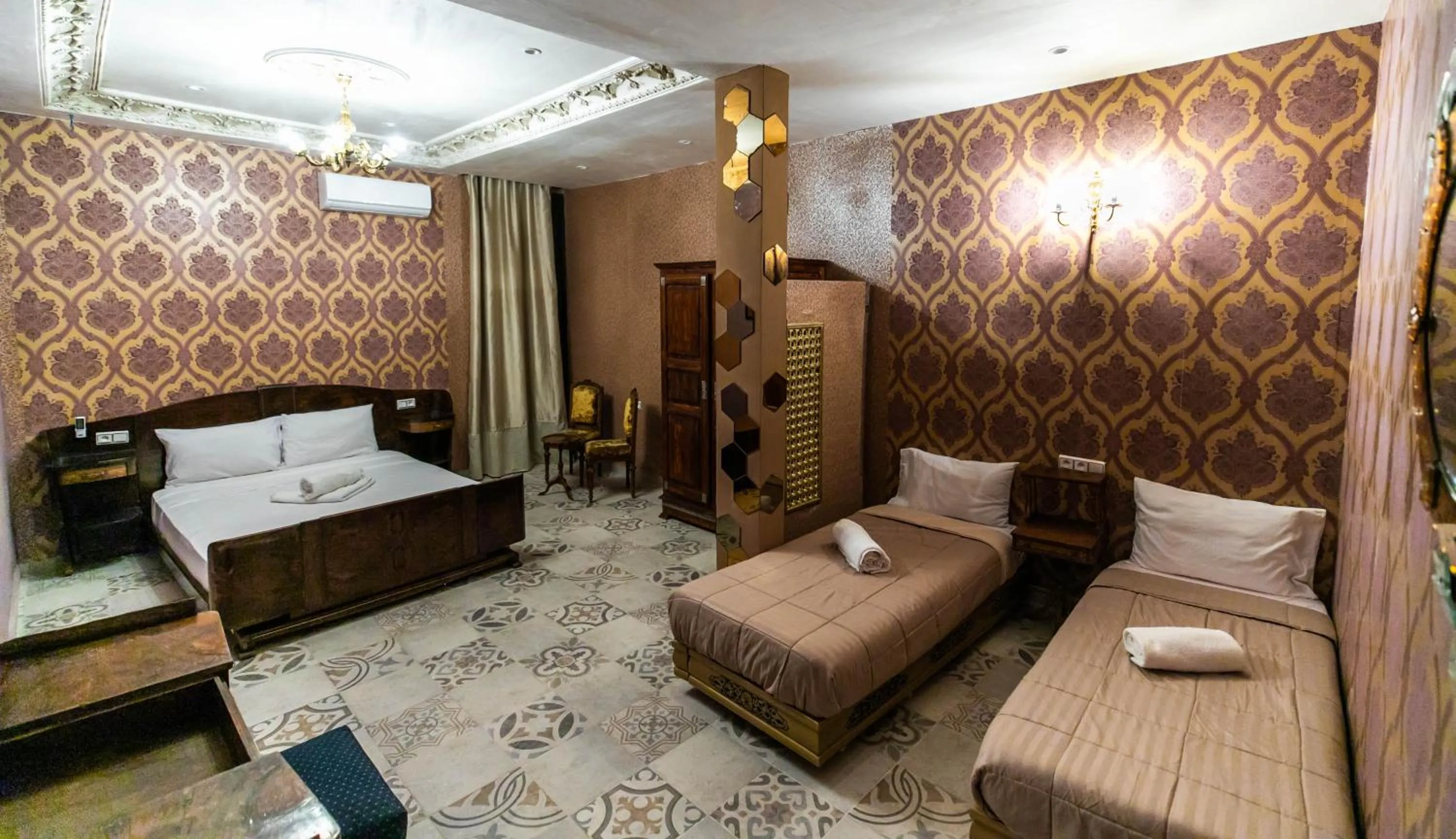 Bedroom, Bed in Palais Shazam & SPA