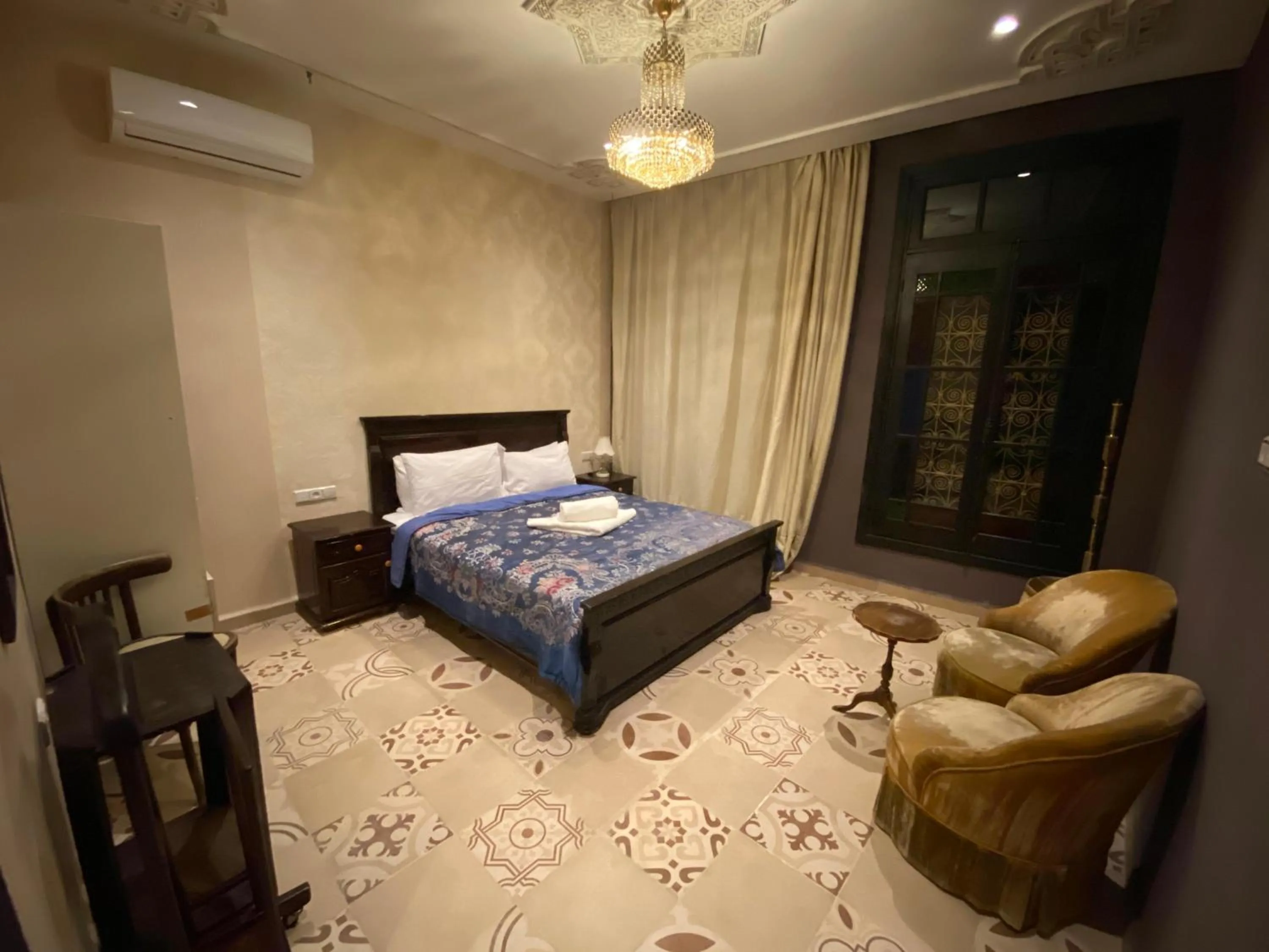 Bedroom, Bed in Palais Shazam & SPA