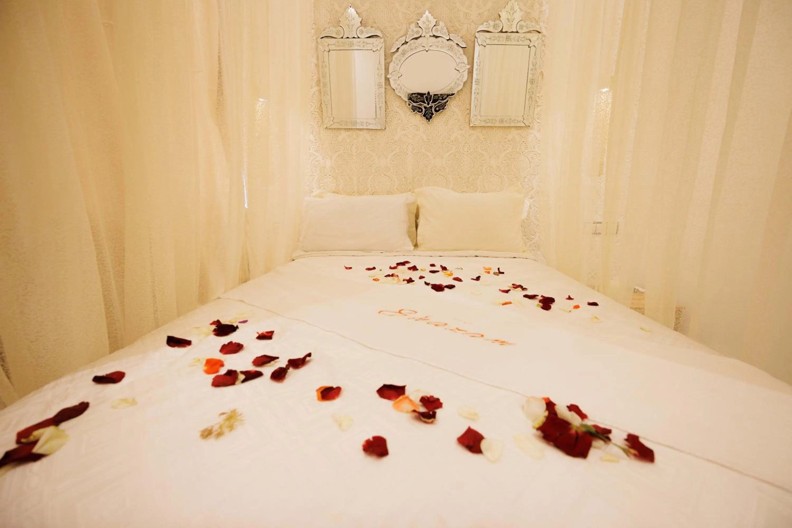 Bed in Palais Shazam & SPA