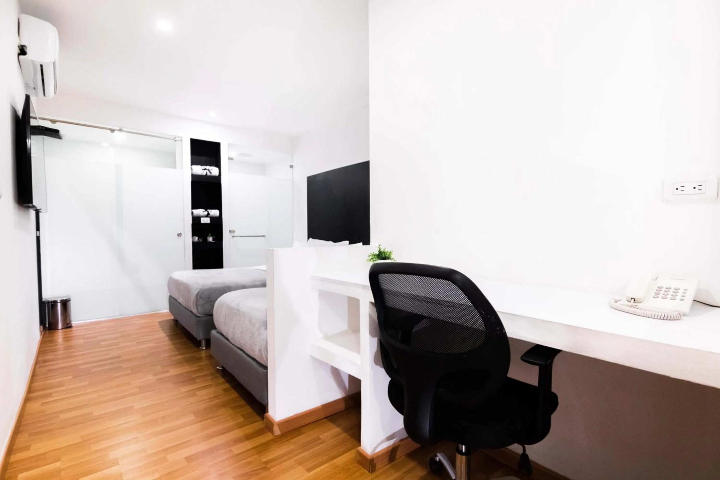 Photo of the whole room, Bed in Hotel Z3 Pereira