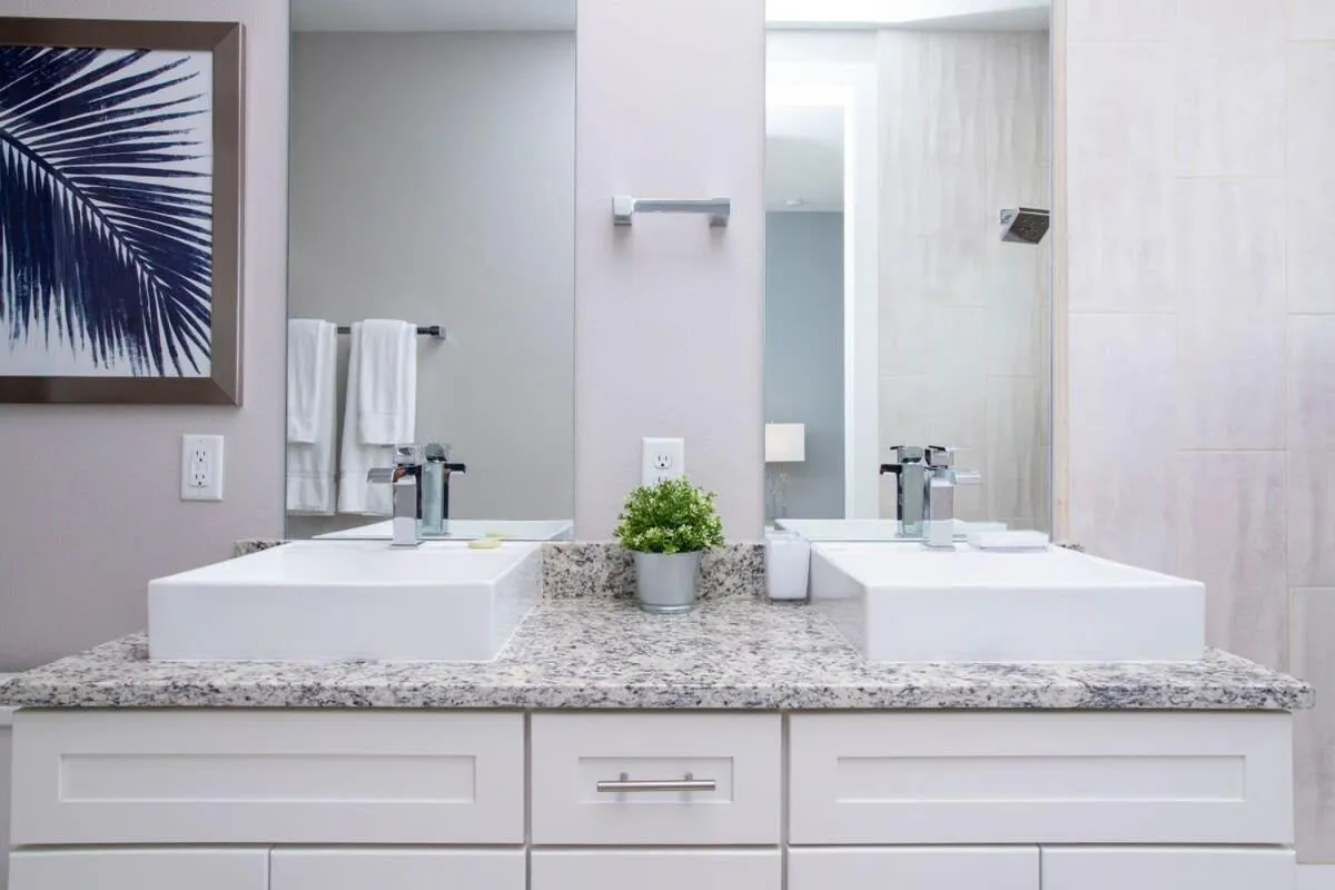 Gorgeous 4 Bedroom Family Friendly Close to Disney 7573