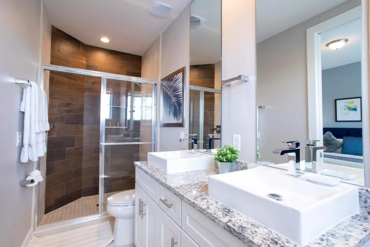 Gorgeous 4 Bedroom Family Friendly Close to Disney 7573