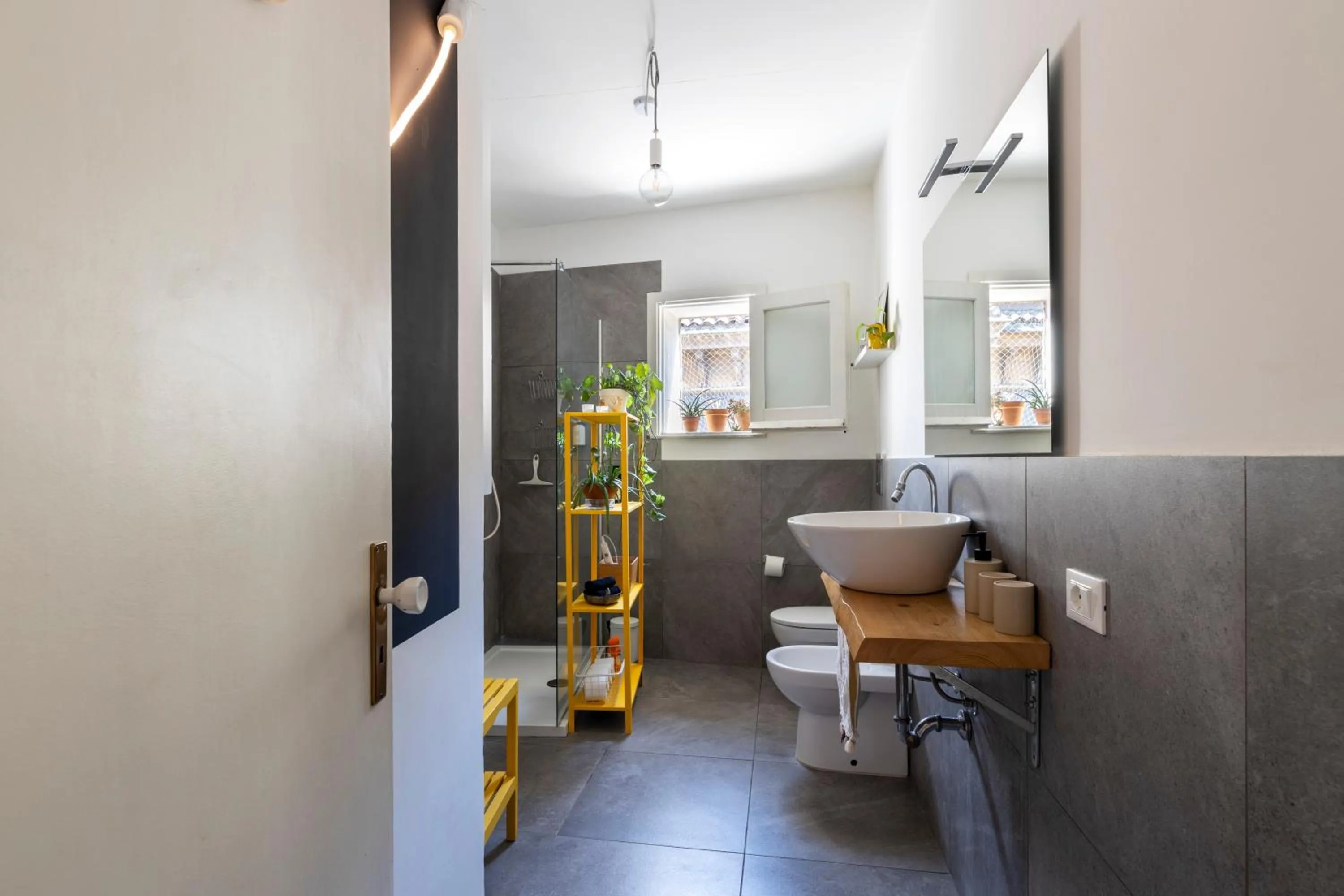 Shower in HOMESTAY rooftop