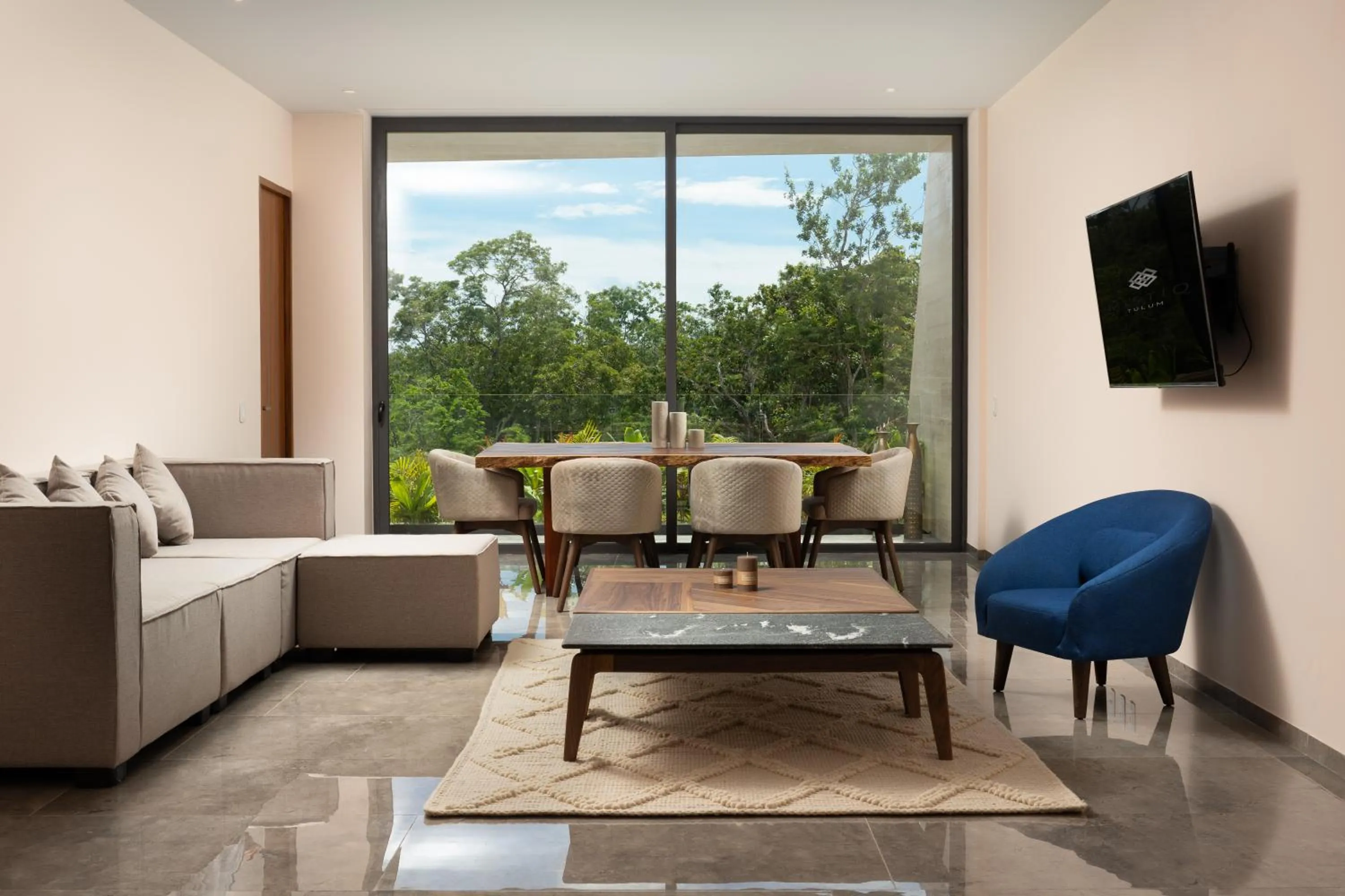 TV and multimedia in Mistiq Tulum