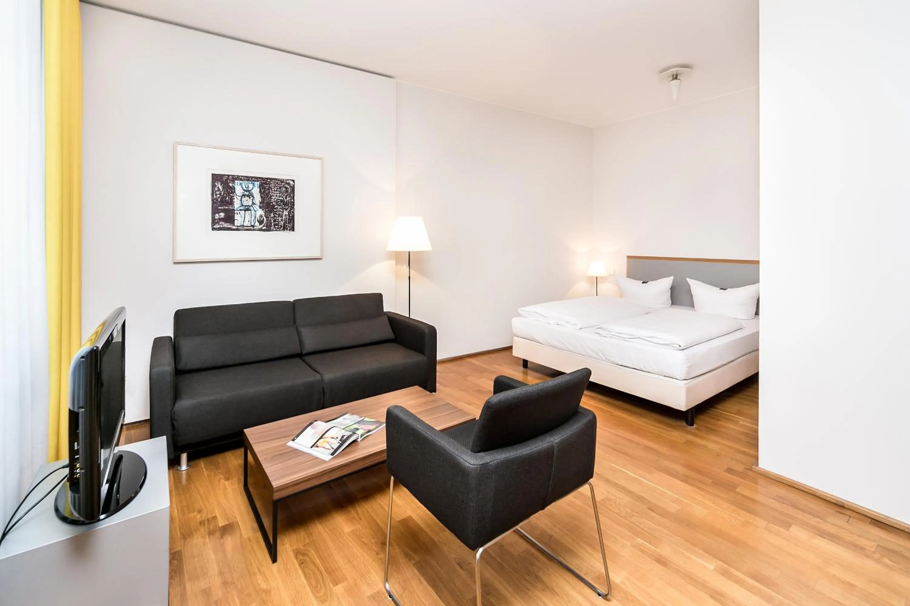 Photo of the whole room, Bed in Art'Appart Suiten - kontaktloser Check-In