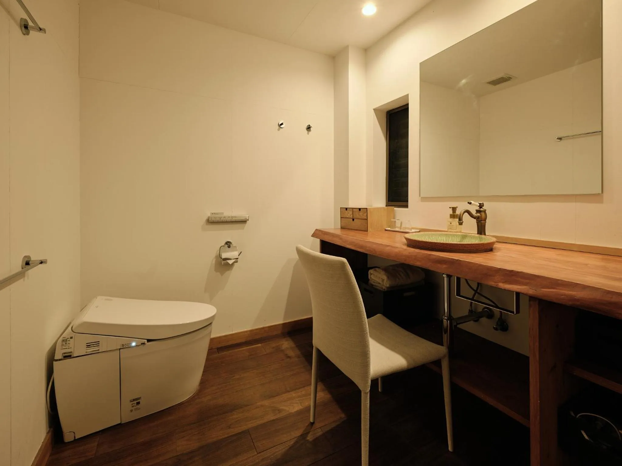 Toilet in Tsumugi Nishinotoinhanayacho