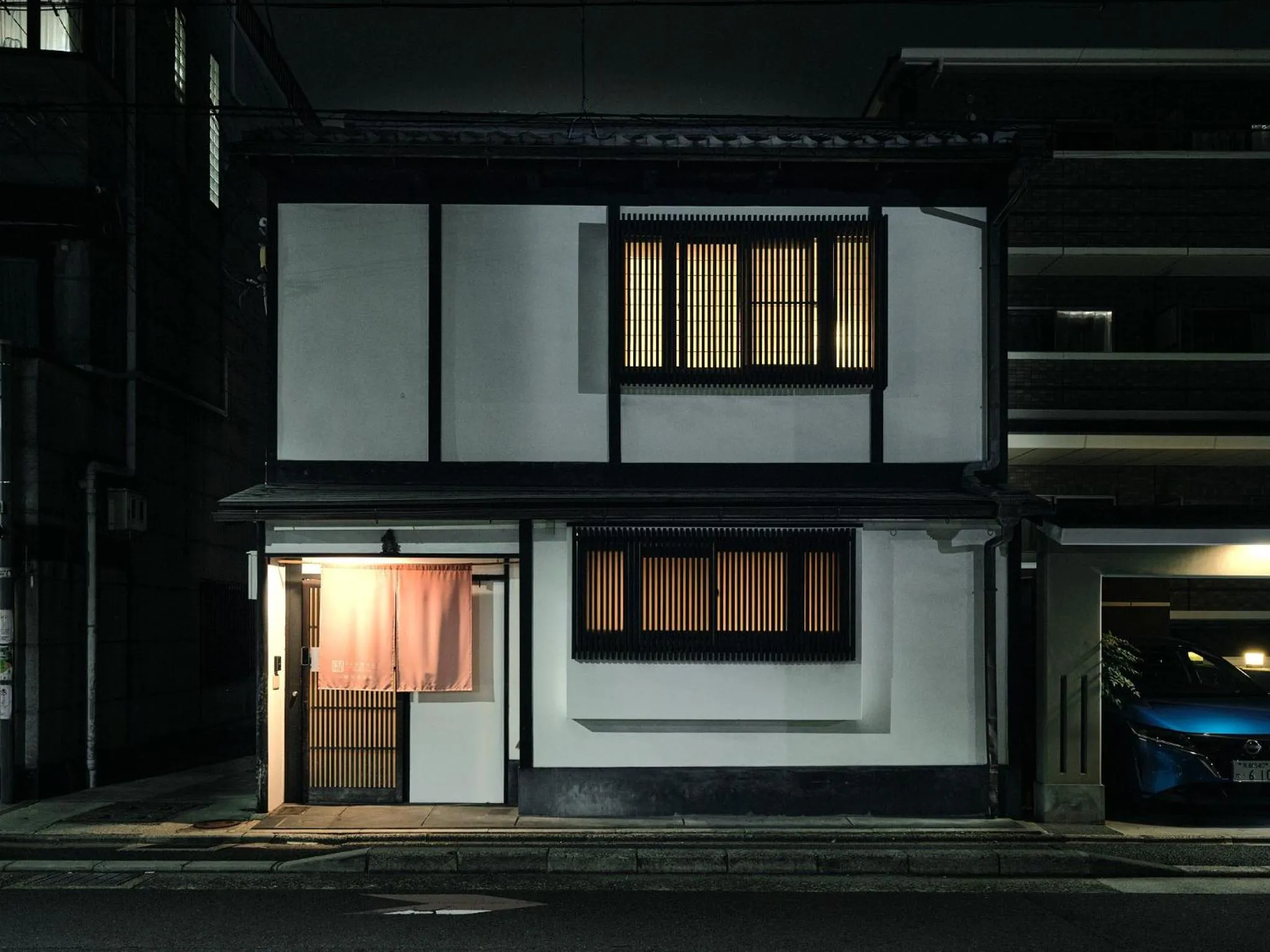 Property building in Tsumugi Nishinotoinhanayacho