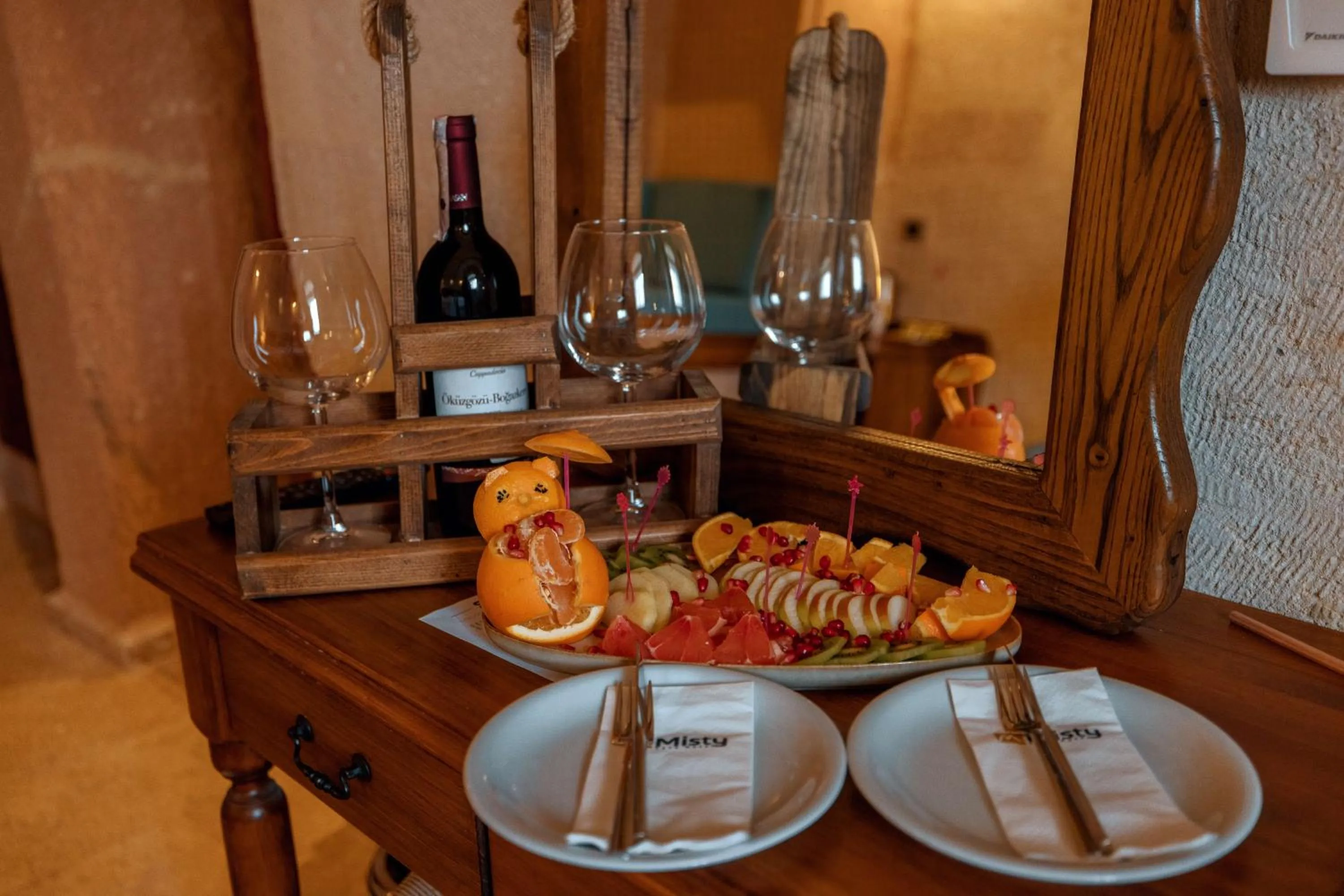 Food and drinks in Misty Cave Hotel