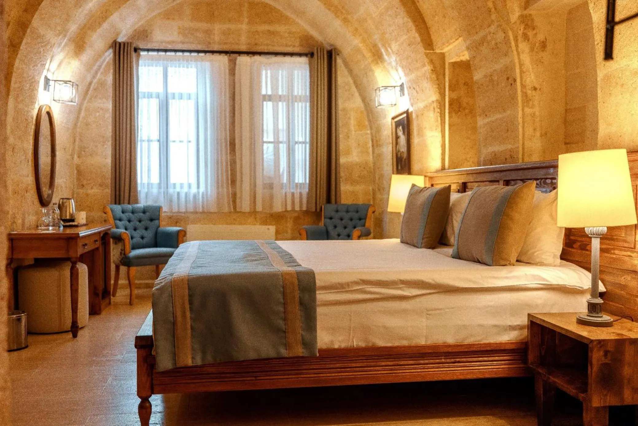 Bedroom, Bed in Misty Cave Hotel